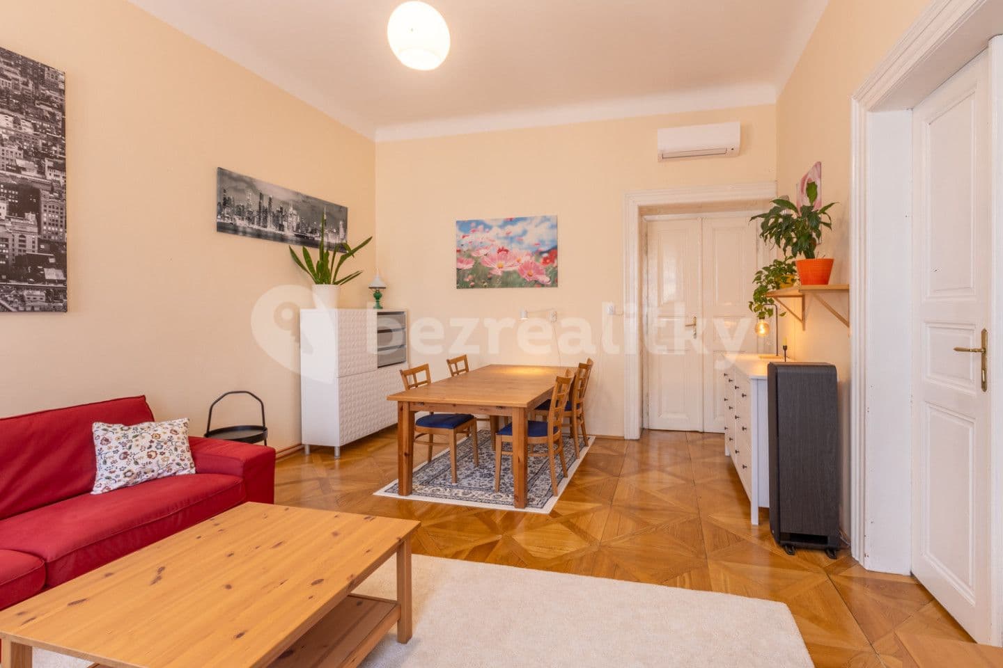 2 bedroom with open-plan kitchen flat for sale, 85 m², Palackého, Prague, Prague