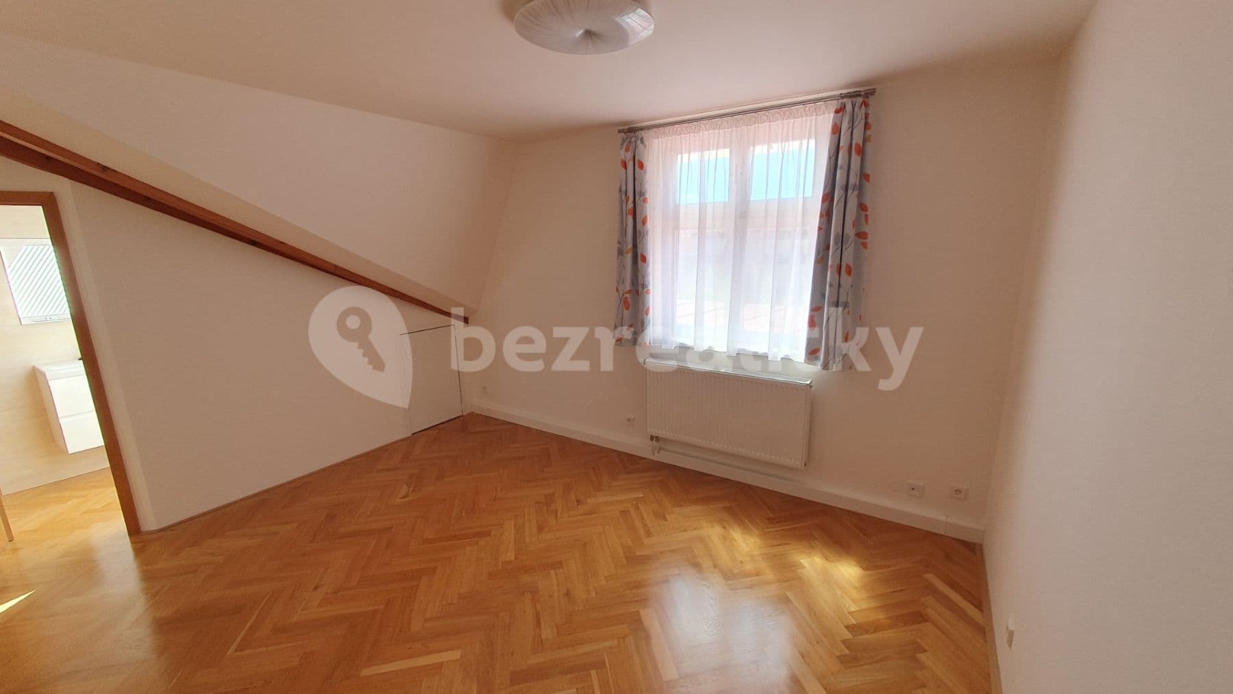 3 bedroom with open-plan kitchen flat to rent, 130 m², Blodkova, Prague, Prague