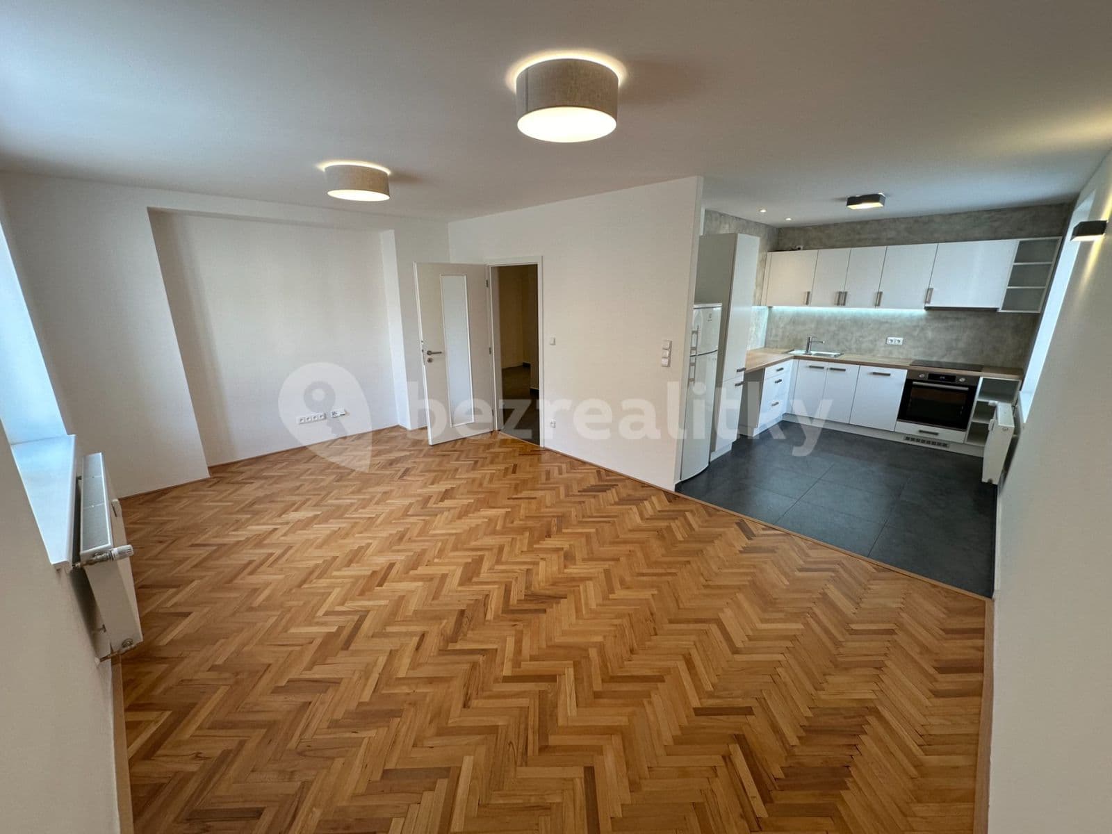 1 bedroom with open-plan kitchen flat to rent, 56 m², třída Osvobození, Příbram, Středočeský Region
