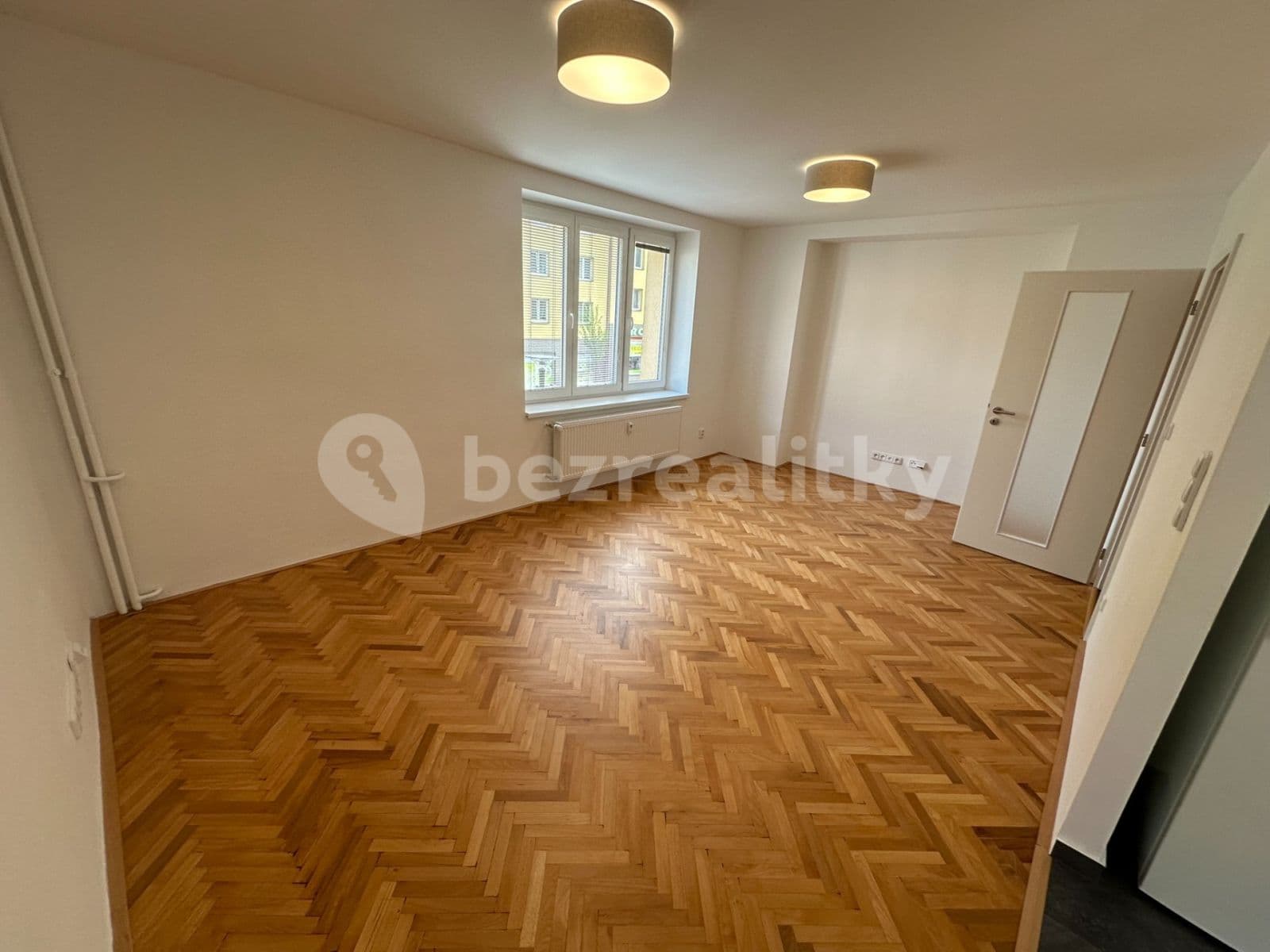 1 bedroom with open-plan kitchen flat to rent, 56 m², třída Osvobození, Příbram, Středočeský Region