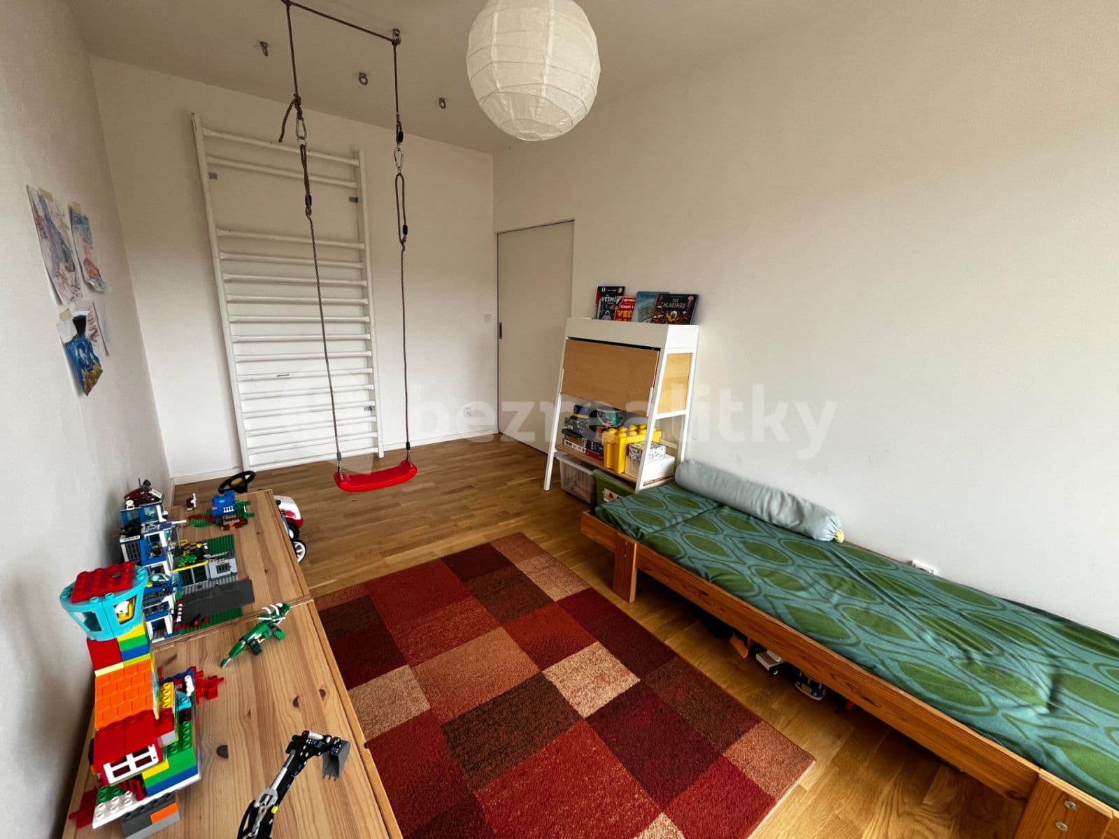 3 bedroom with open-plan kitchen flat to rent, 80 m², Na Rozdílu, Prague, Prague