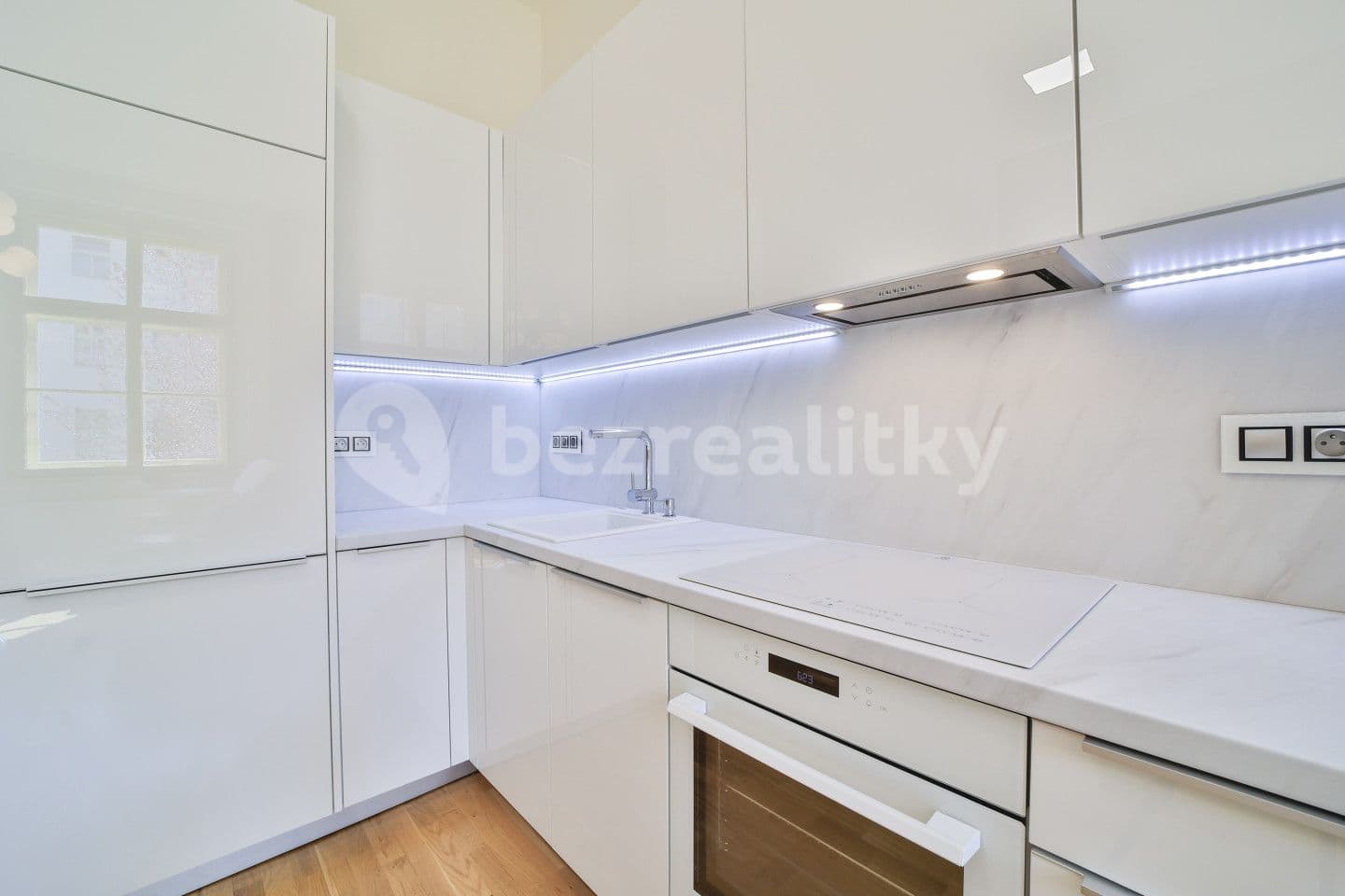 1 bedroom with open-plan kitchen flat for sale, 43 m², Legerova, Prague, Prague