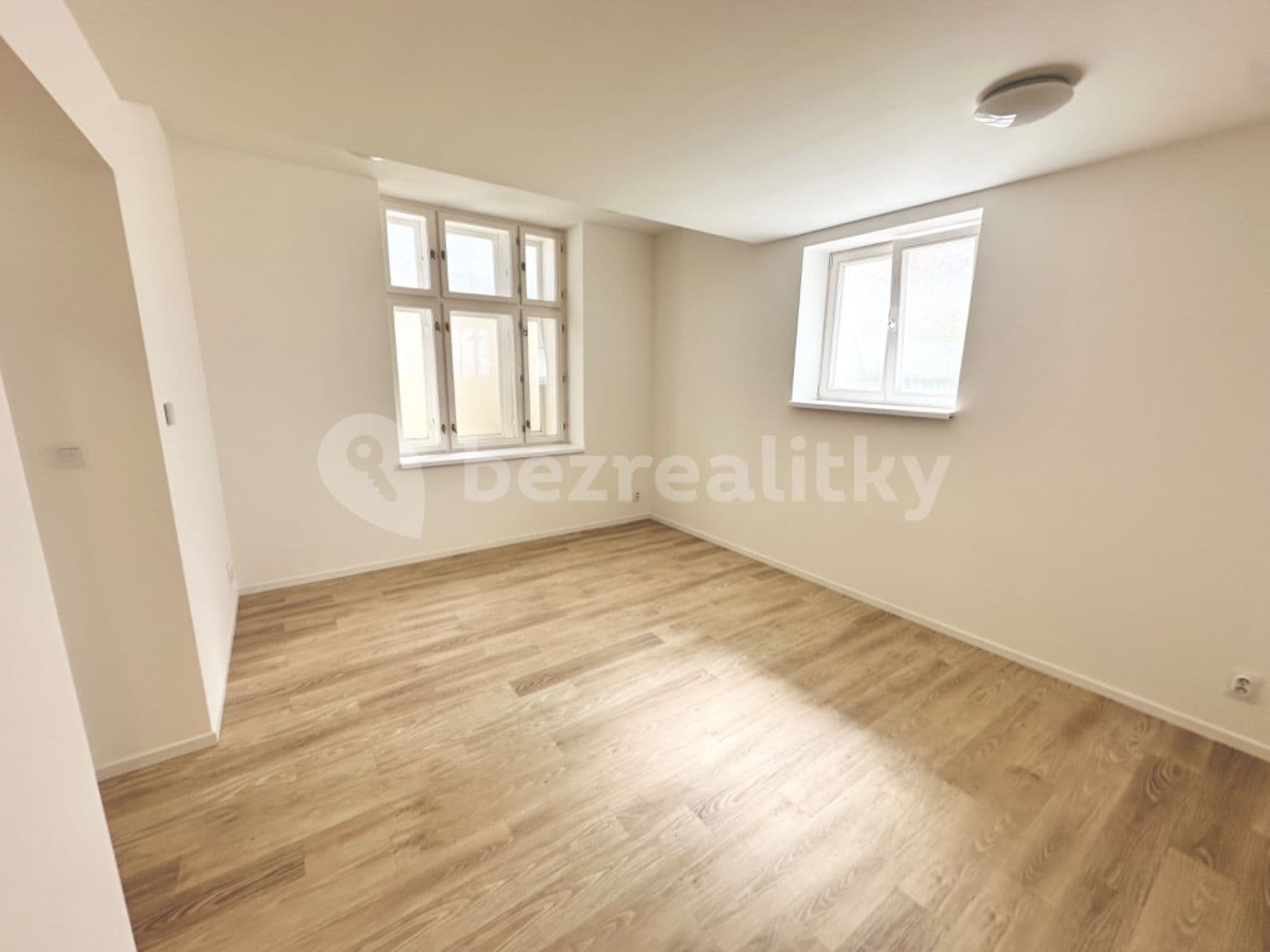 1 bedroom with open-plan kitchen flat for sale, 41 m², Svornosti, Prague, Prague