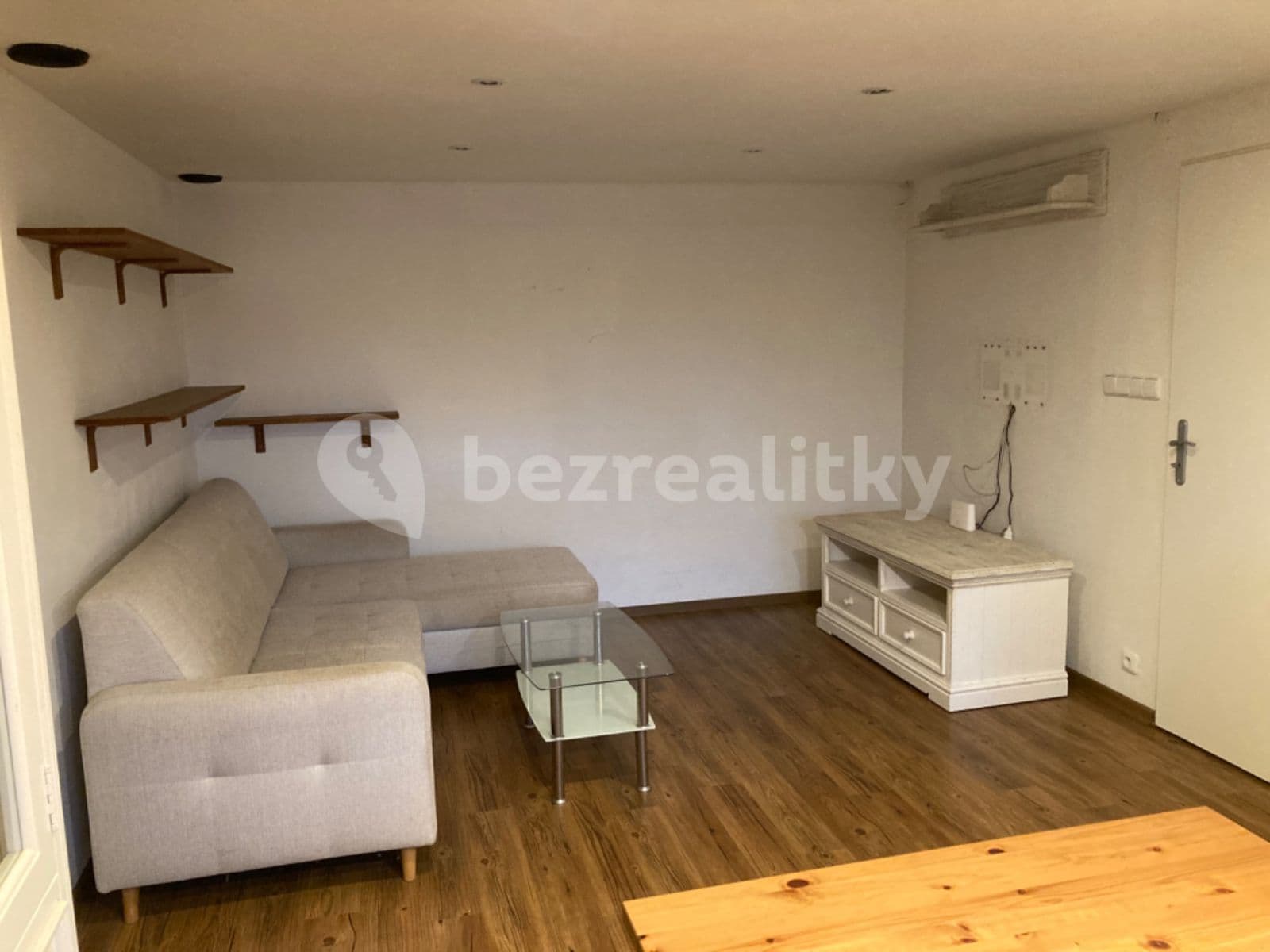 1 bedroom flat to rent, 65 m², Statenická, Statenice, Středočeský Region
