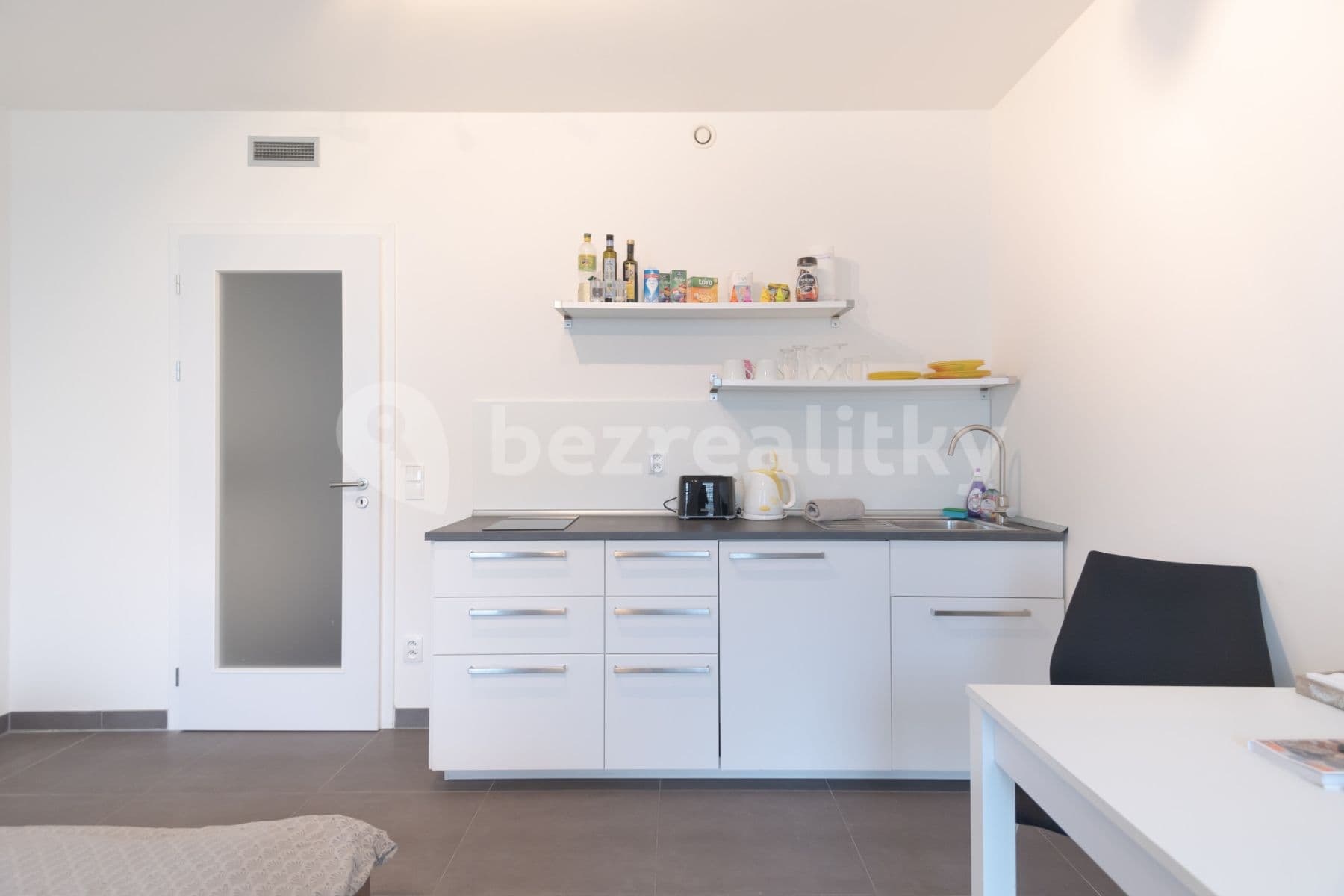 flat to rent, 35 m², Koněvova, Prague, Prague