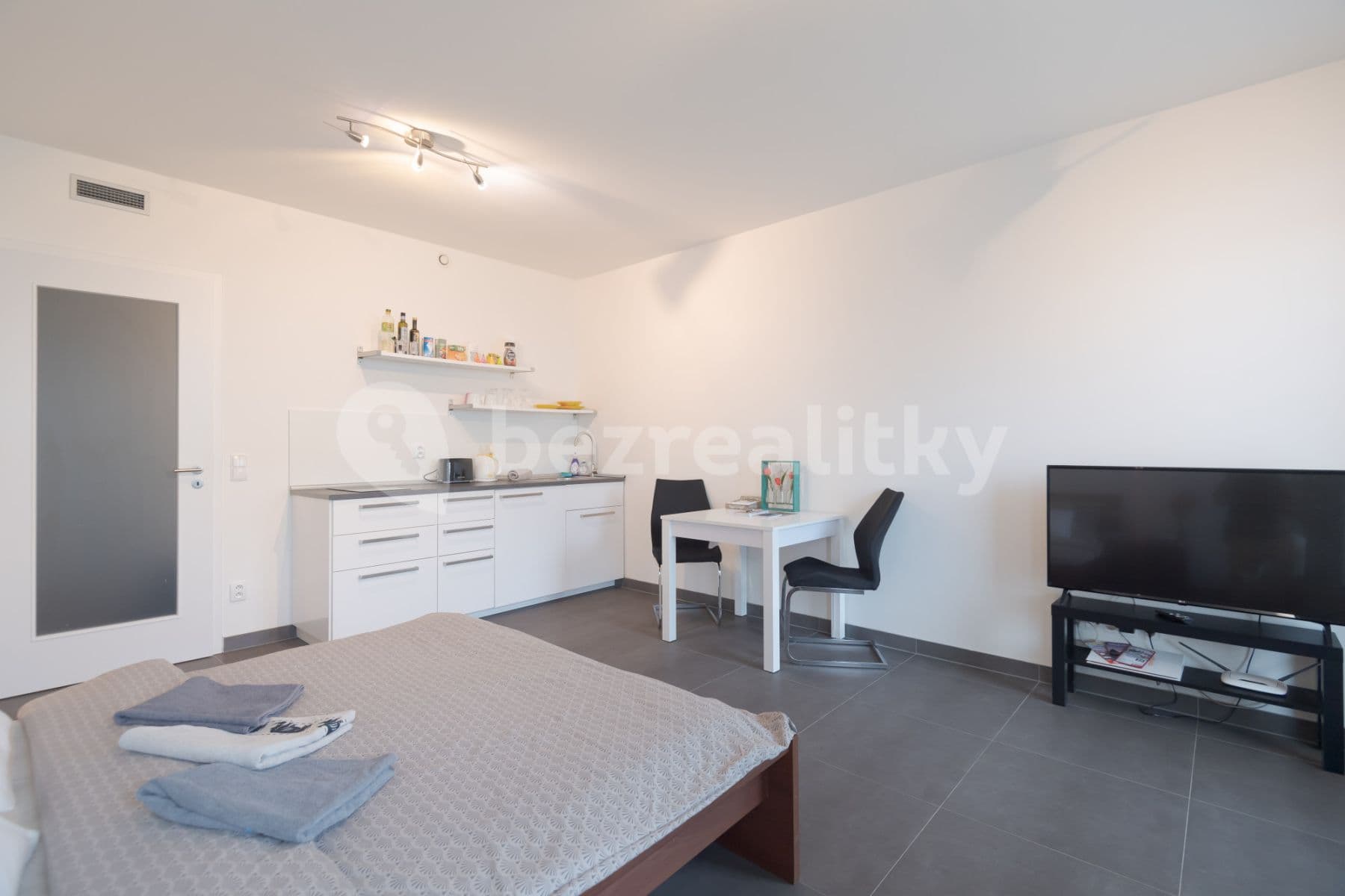 flat to rent, 35 m², Koněvova, Prague, Prague
