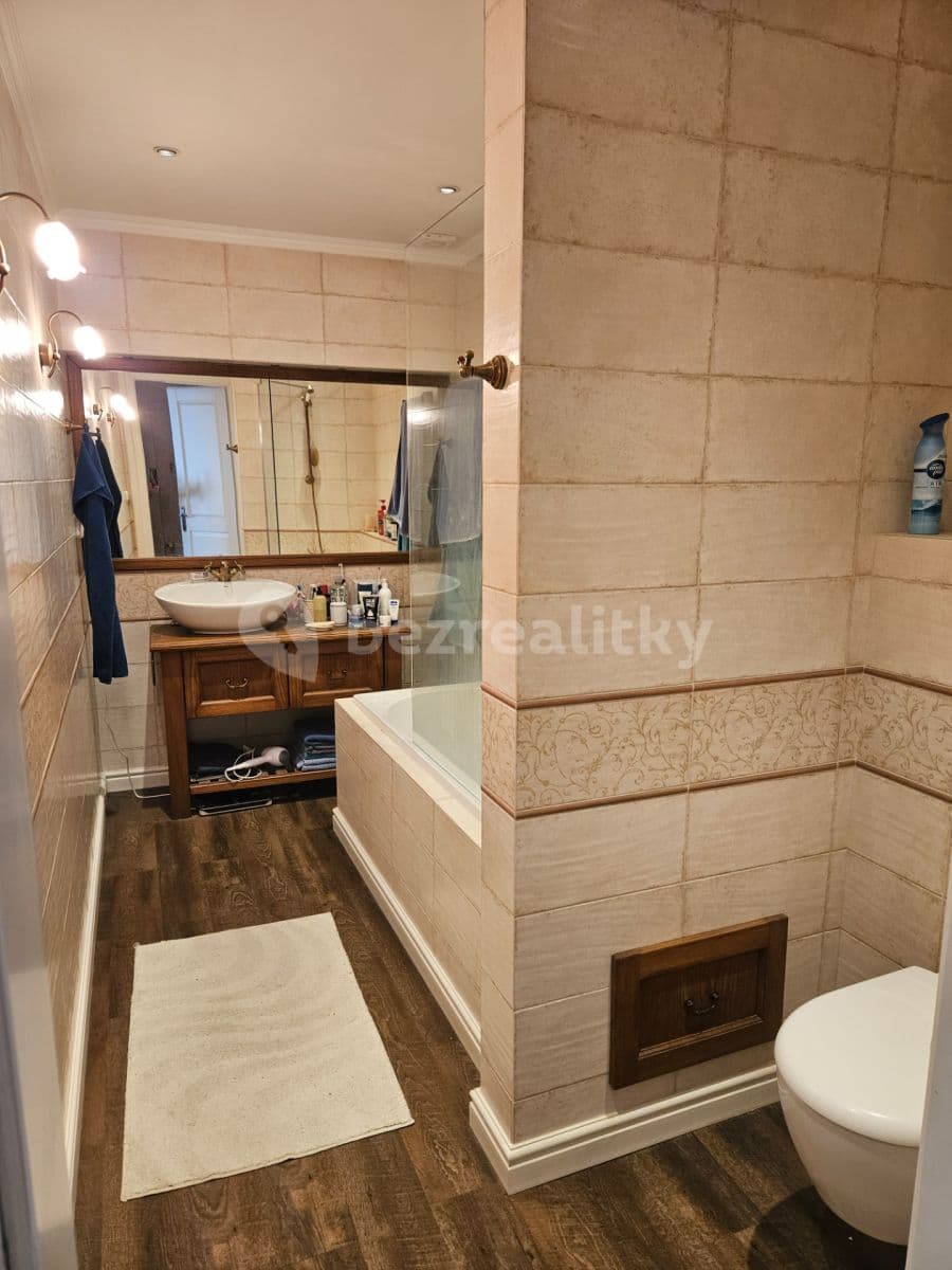 3 bedroom flat to rent, 79 m², Jiráskovo náměstí, Trutnov, Královéhradecký Region