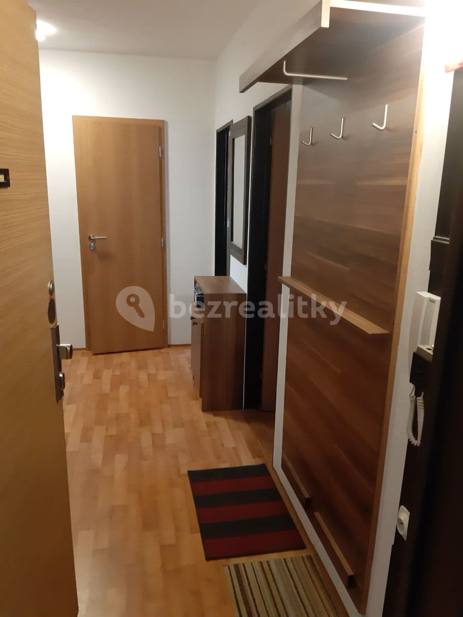 3 bedroom flat to rent, 70 m², K Lukám, Prague, Prague