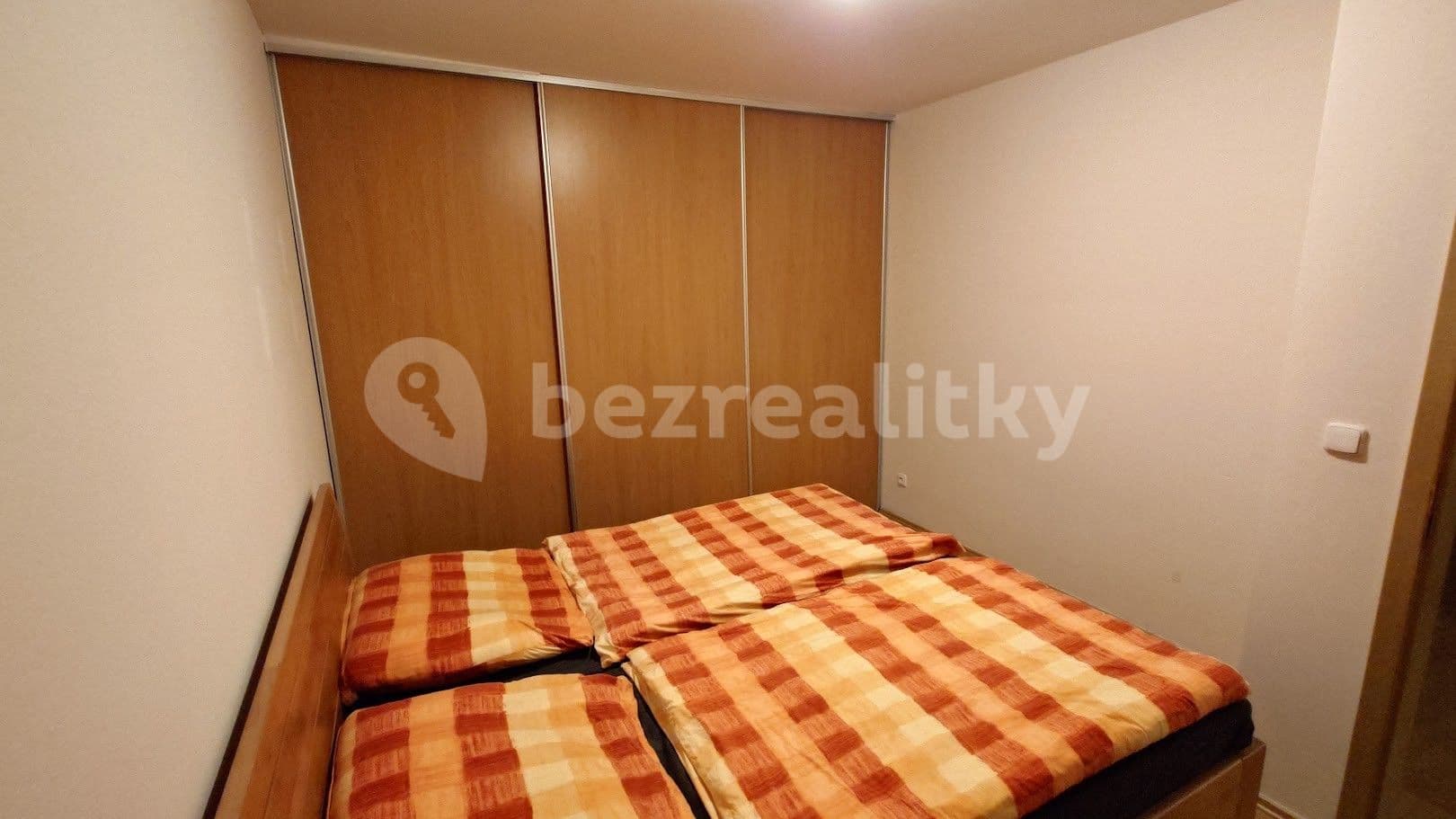 2 bedroom with open-plan kitchen flat for sale, 82 m², Velvarská, Horoměřice, Středočeský Region