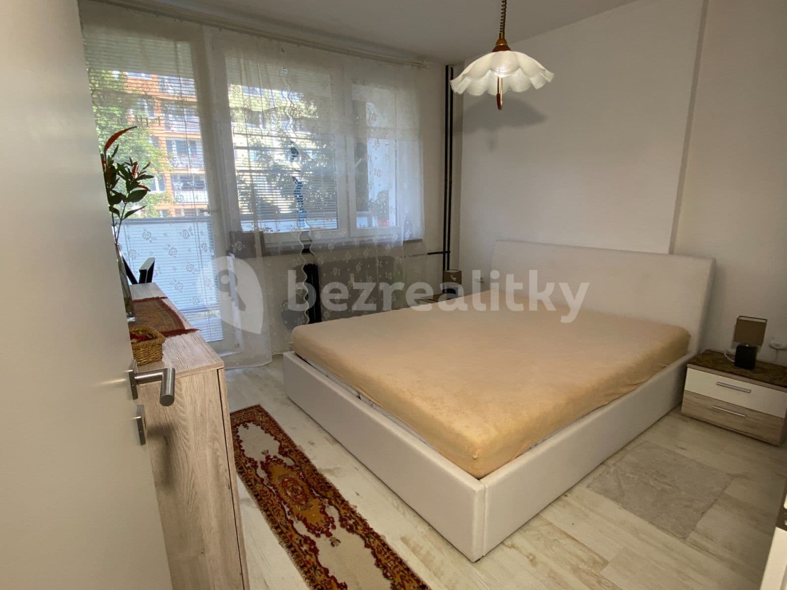 2 bedroom with open-plan kitchen flat to rent, 75 m², Na Vyhaslém, Kladno, Středočeský Region