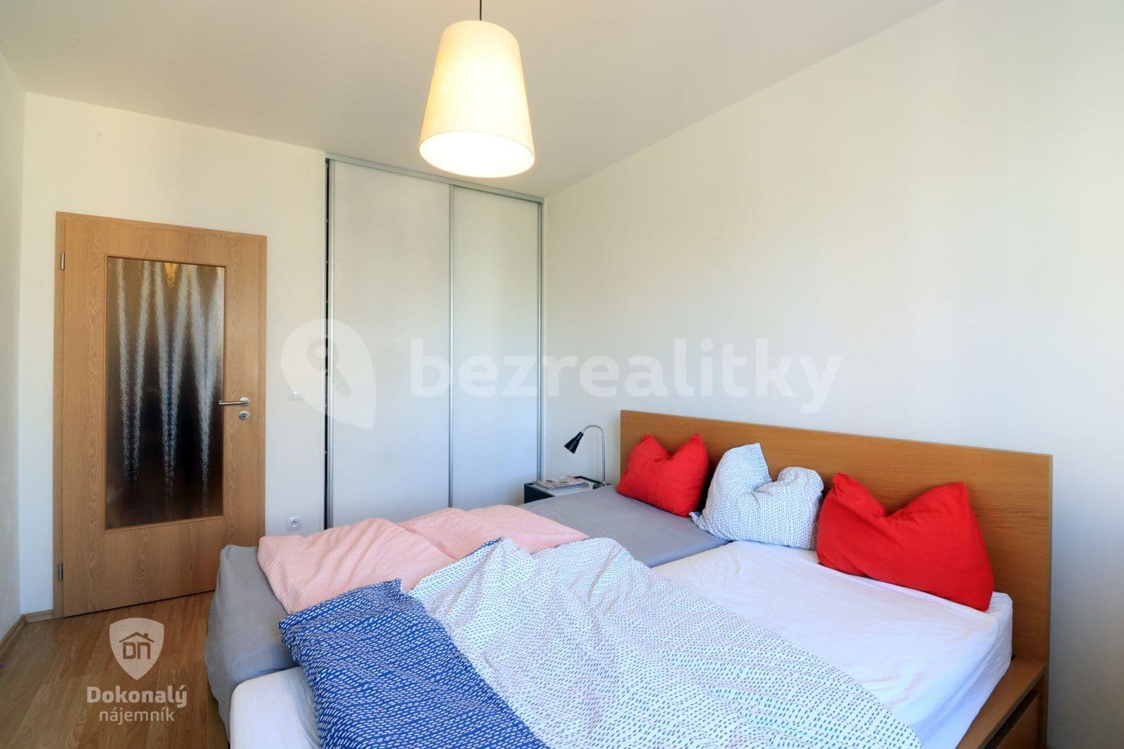 1 bedroom with open-plan kitchen flat to rent, 56 m², V dolině, Prague, Prague