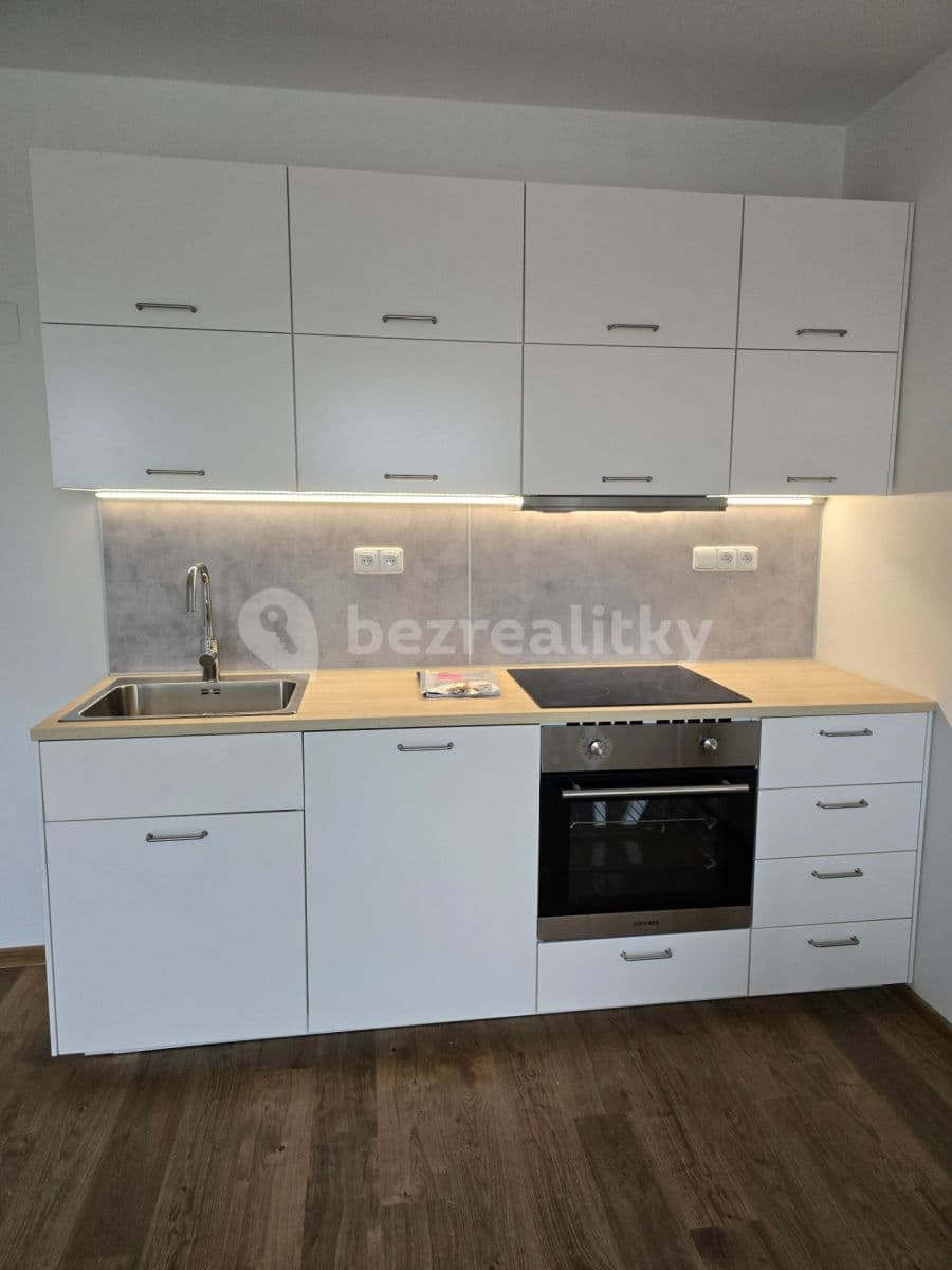 Studio flat to rent, 42 m², Kroměříž, Zlínský Region