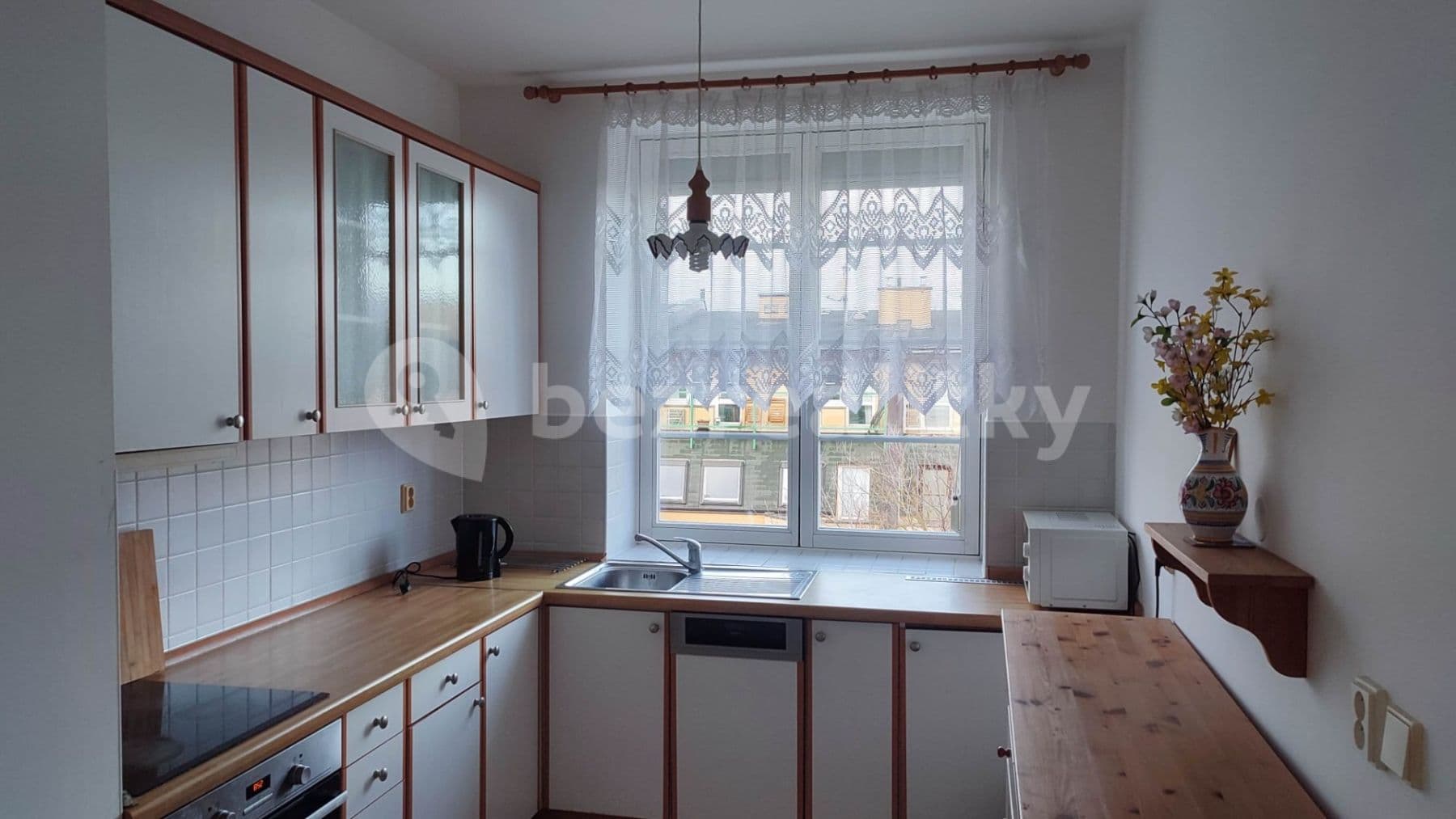 2 bedroom with open-plan kitchen flat to rent, 100 m², Pláničkova, Prague, Prague