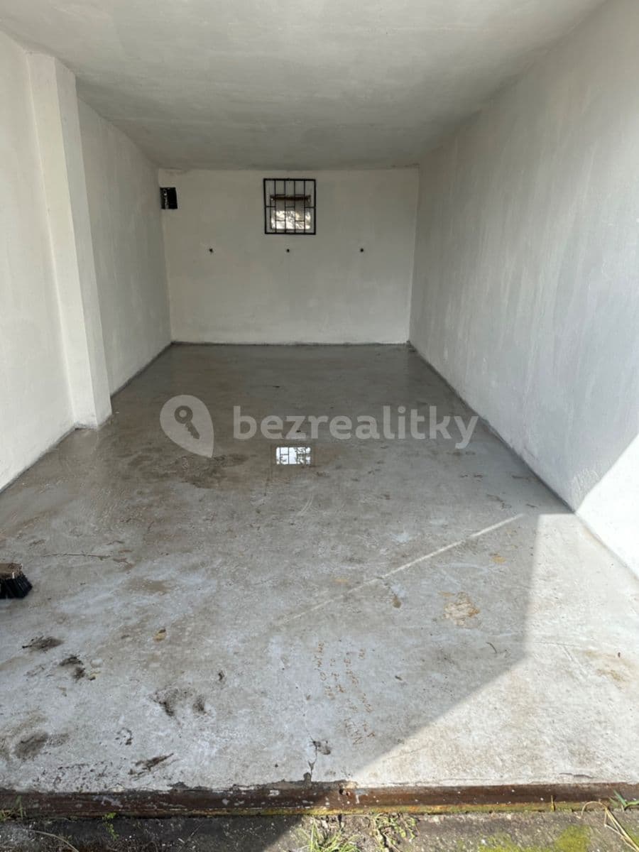 garage to rent, 21 m², Ke Stadionu, Prague, Prague