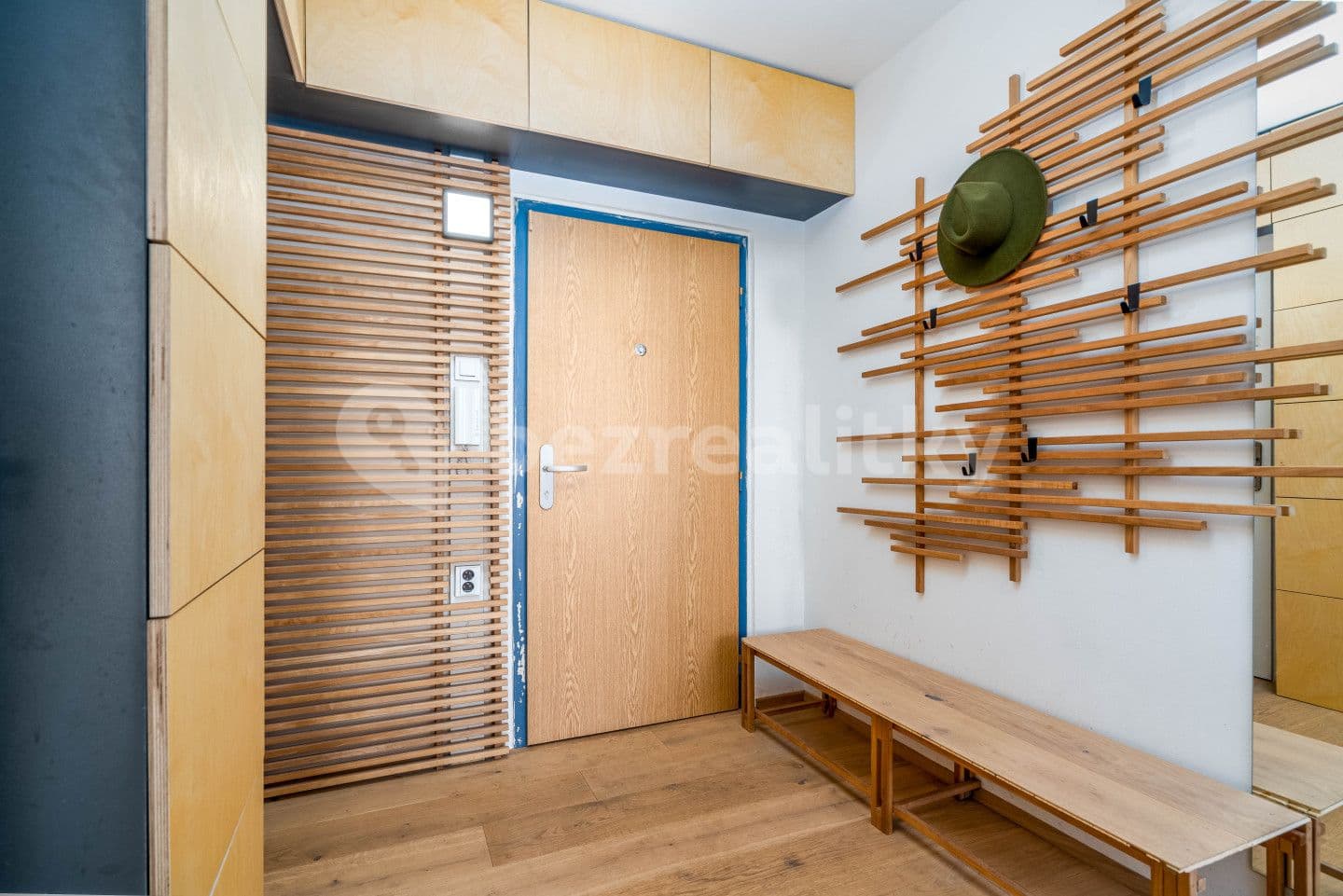 1 bedroom with open-plan kitchen flat for sale, 40 m², Makovského, Prague, Prague