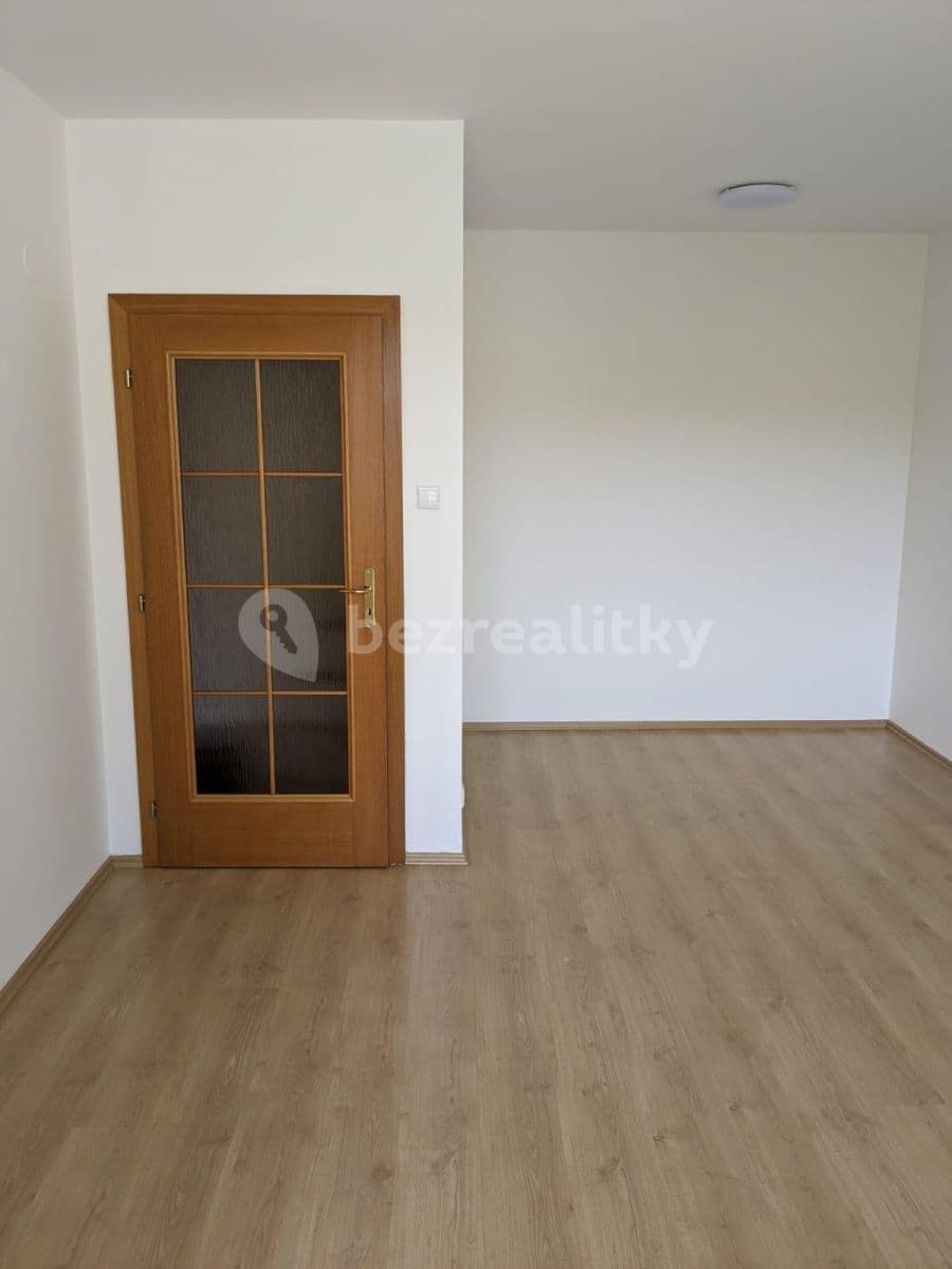 1 bedroom with open-plan kitchen flat to rent, 55 m², Na Labišti, Pardubice, Pardubický Region
