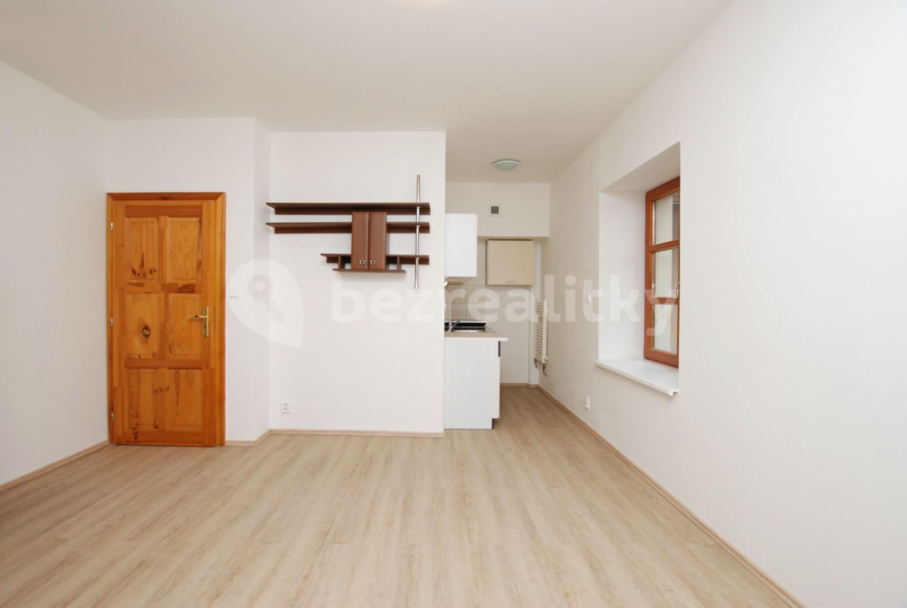 Studio flat to rent, 26 m², Slapy, Středočeský Region
