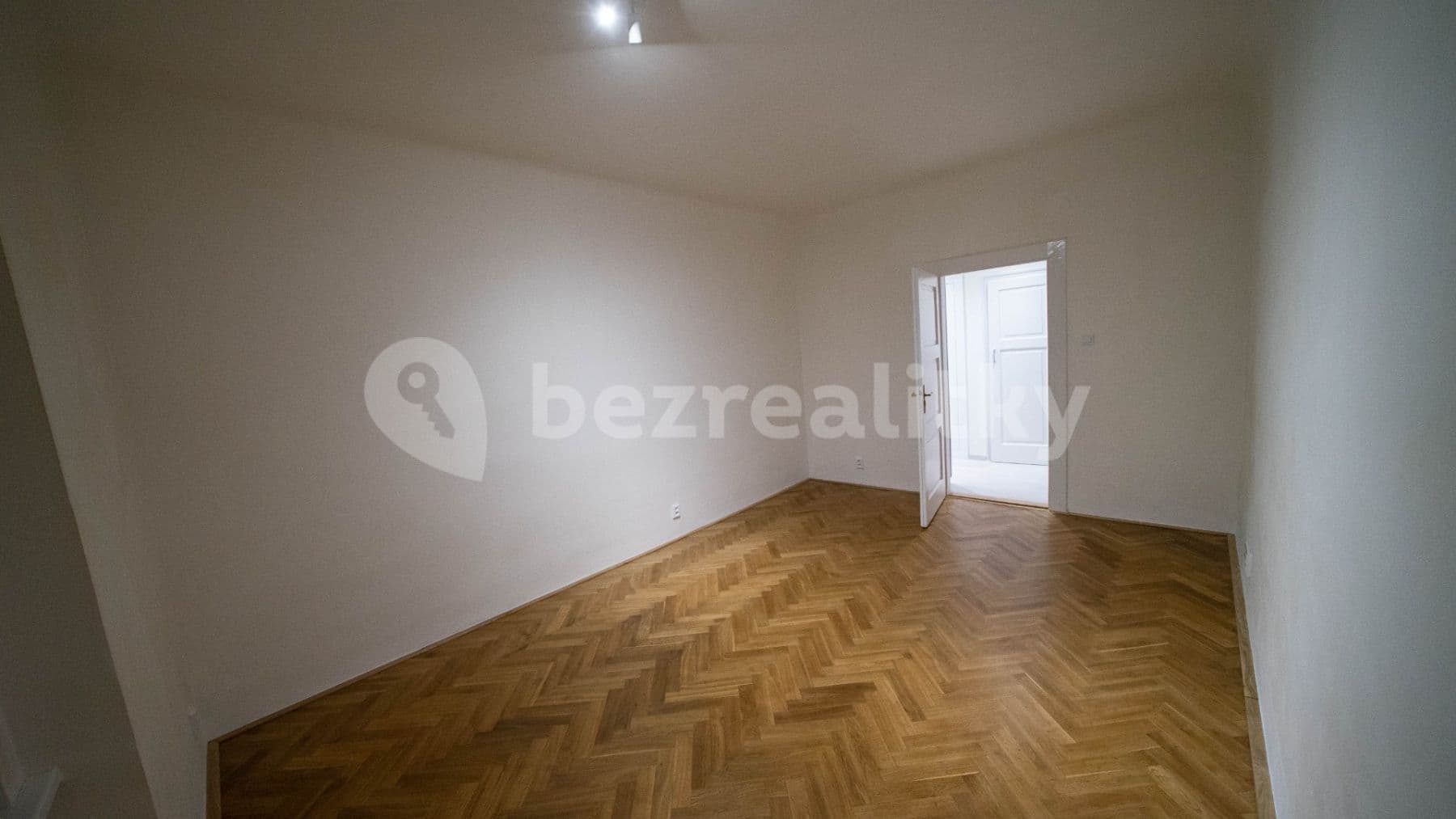 1 bedroom with open-plan kitchen flat to rent, 52 m², Vítězné náměstí, Prague, Prague