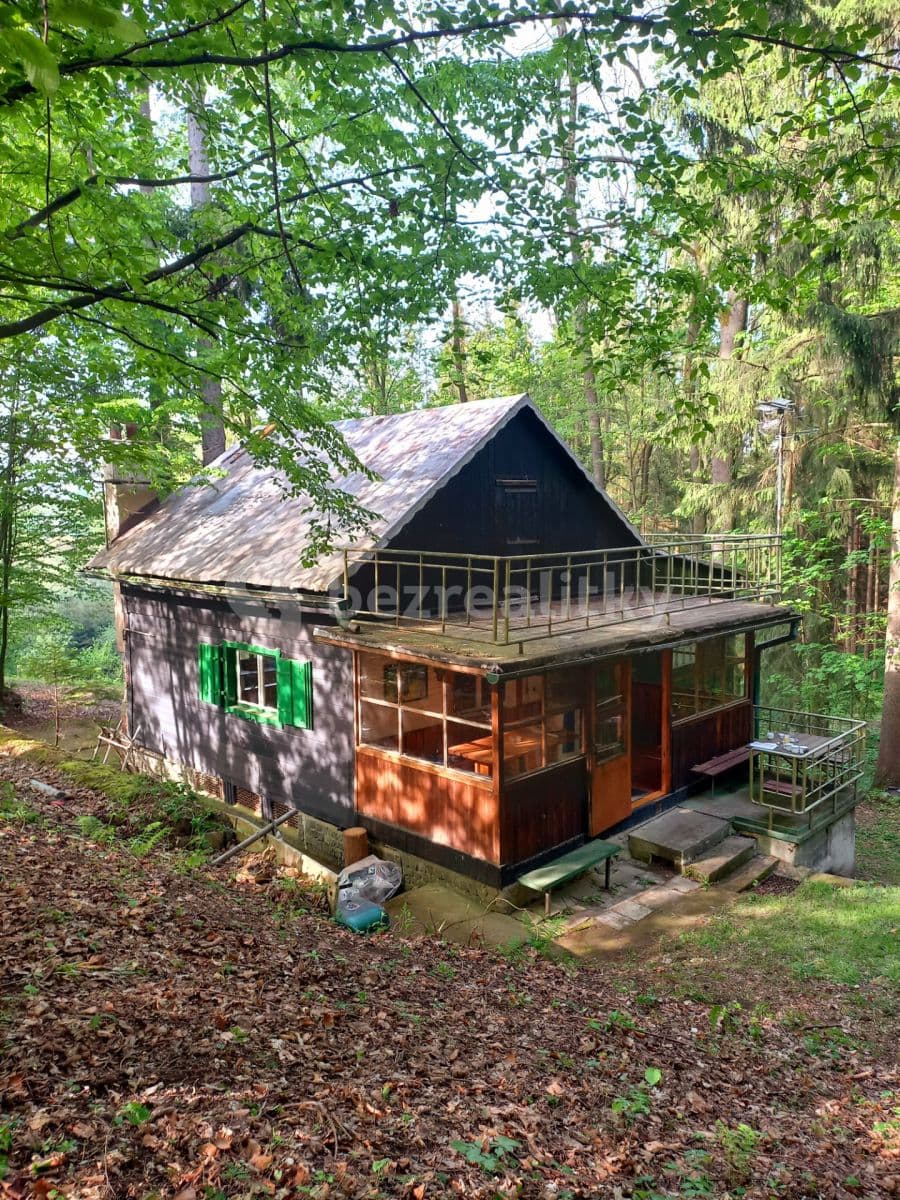 recreational property for sale, 576 m², České Lhotice, Pardubický Region