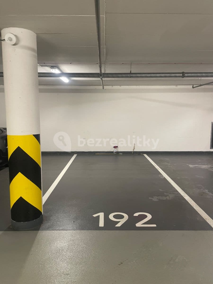 garage to rent, 12 m², Korunní, Prague, Prague