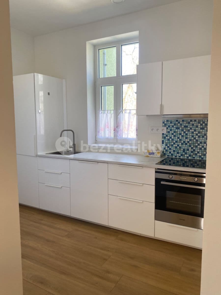 3 bedroom flat to rent, 67 m², Závodu míru, Karlovy Vary, Karlovarský Region