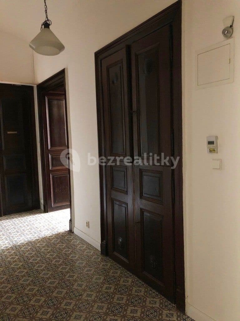 3 bedroom with open-plan kitchen flat to rent, 112 m², Zborovská, Prague, Prague
