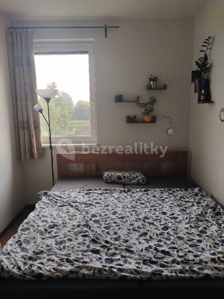 1 bedroom with open-plan kitchen flat to rent, 42 m², Kostomlátecká, Nymburk, Středočeský Region