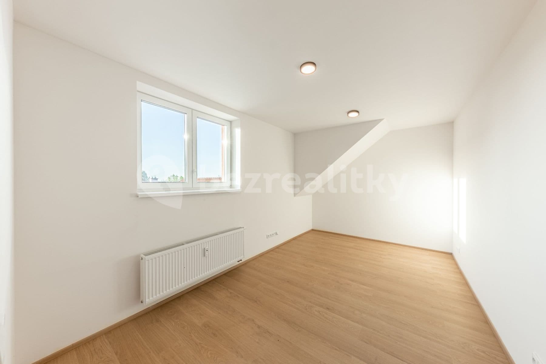 2 bedroom flat for sale, 58 m², Podchýšská, Prague, Prague