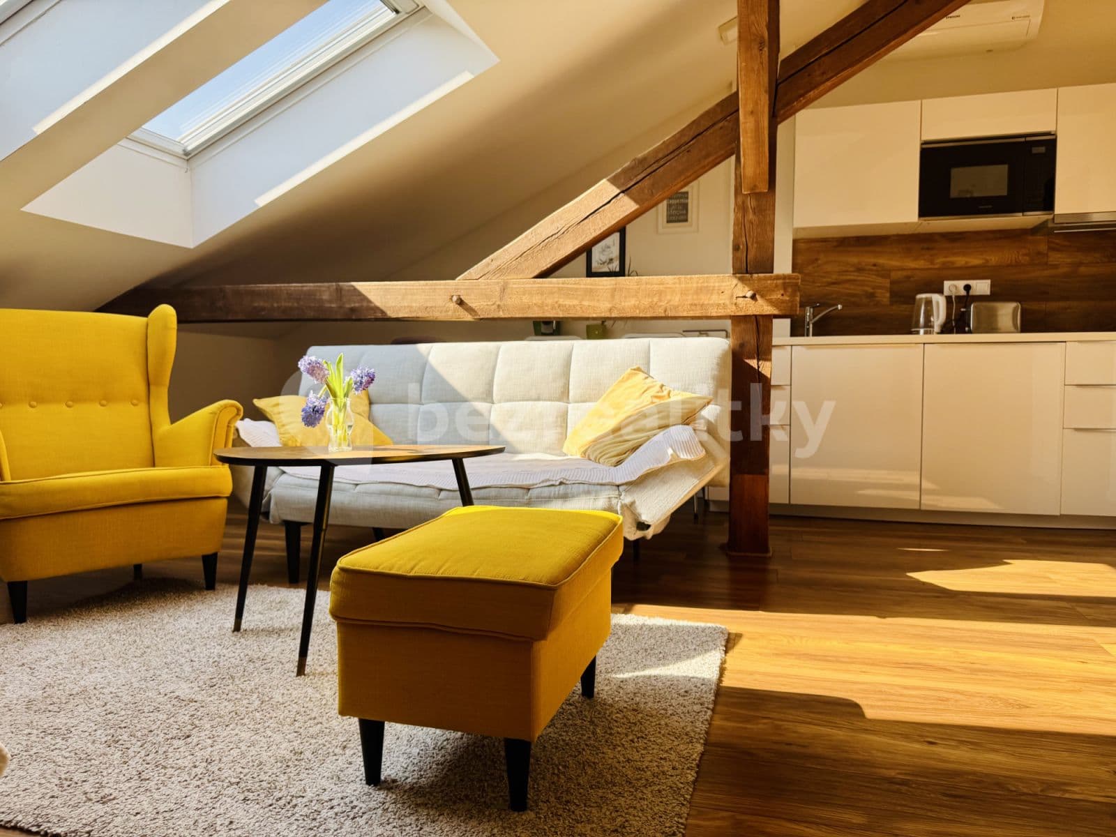 flat to rent, 34 m², Bulharská, Prague, Prague
