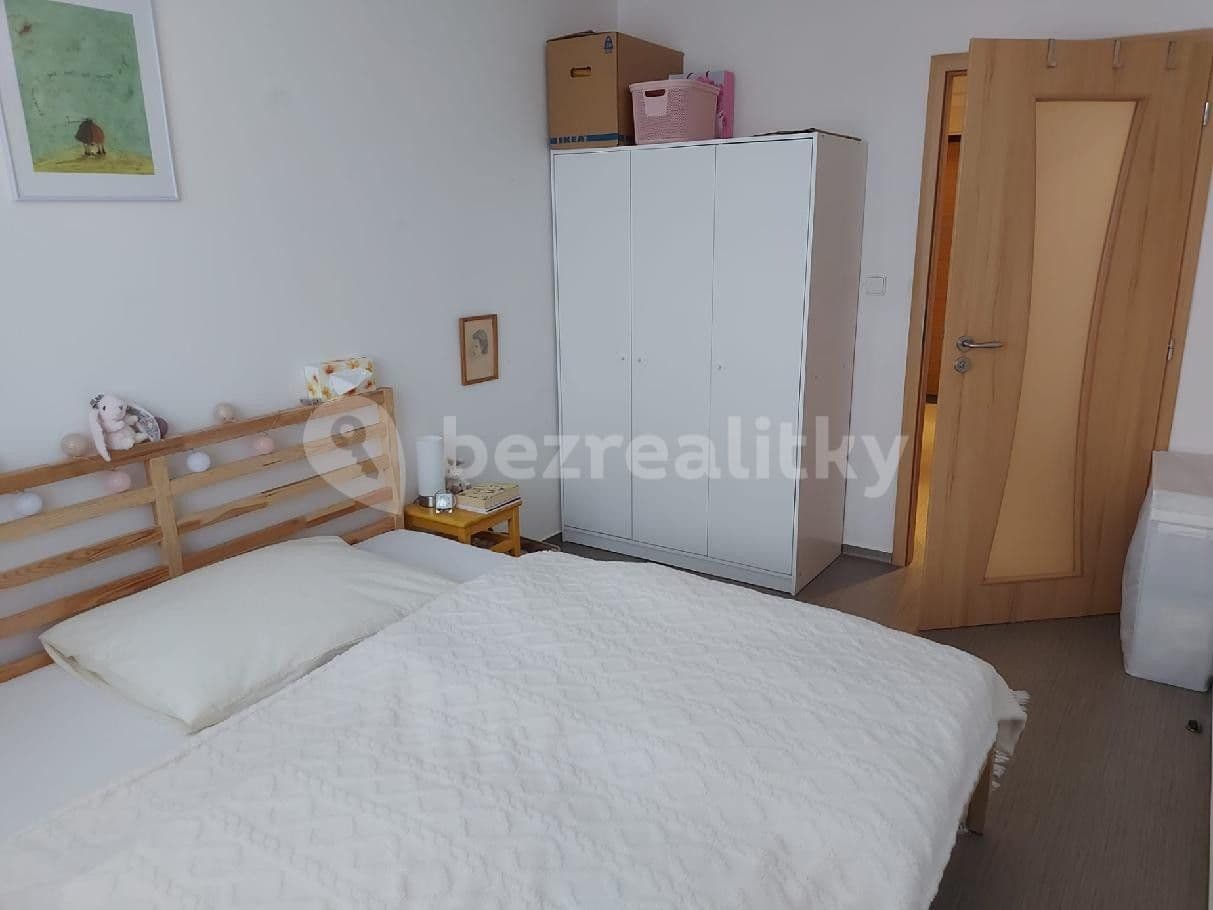 1 bedroom with open-plan kitchen flat to rent, 43 m², Ciolkovského, Prague, Prague