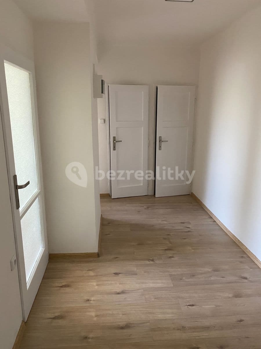 2 bedroom flat to rent, 54 m², Hlavní třída, Ostrava, Moravskoslezský Region