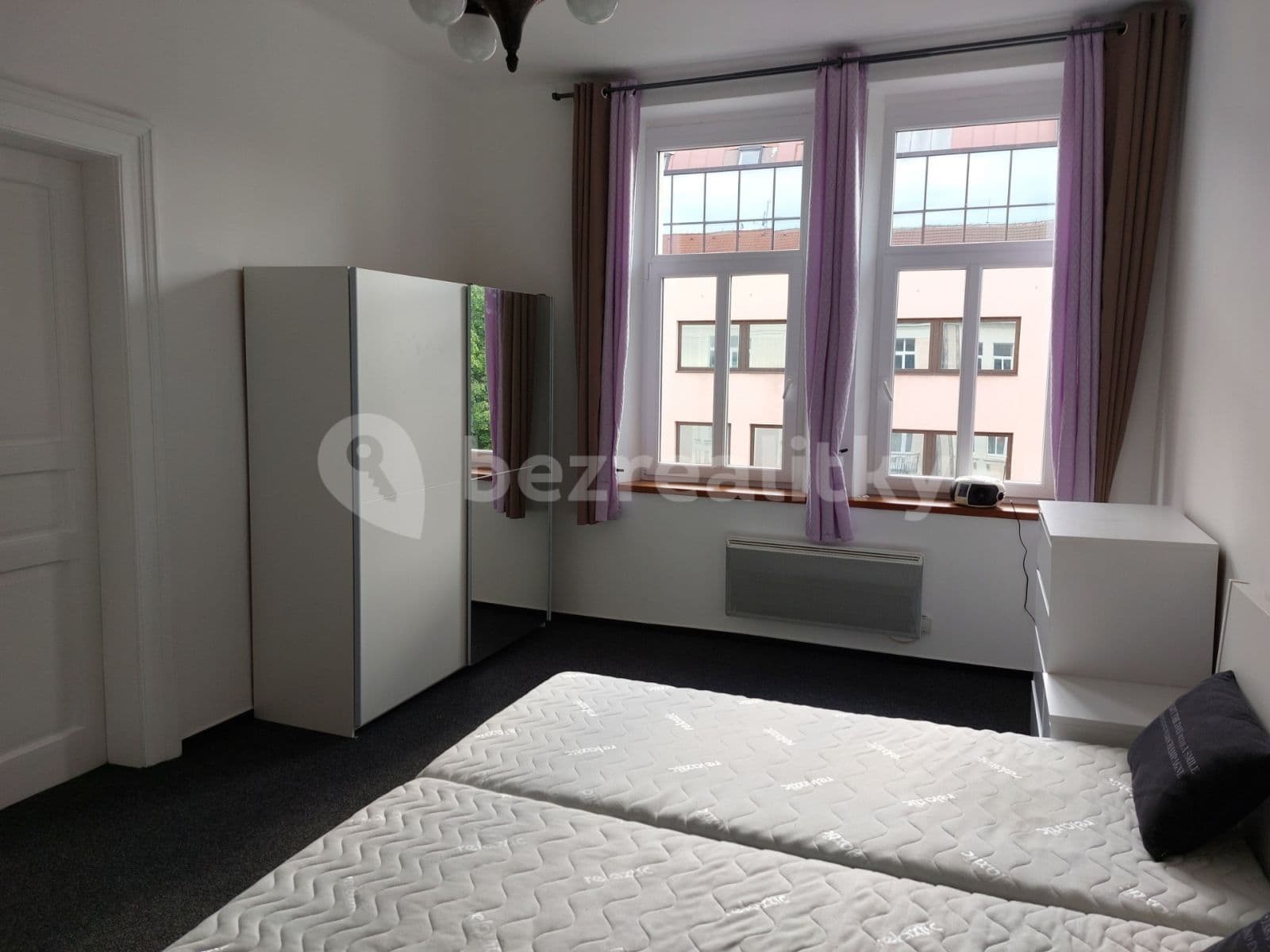 2 bedroom with open-plan kitchen flat to rent, 80 m², Krátkého, Prague, Prague