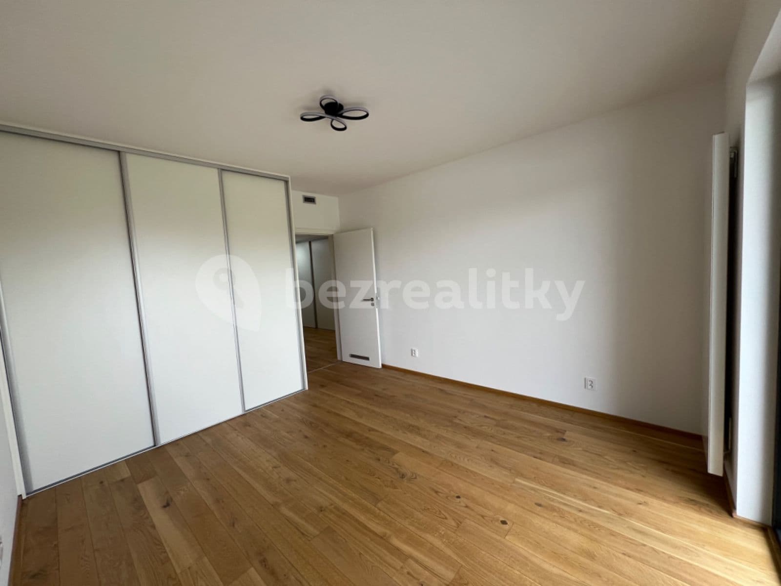 2 bedroom with open-plan kitchen flat to rent, 90 m², Vitáčkova, Prague, Prague