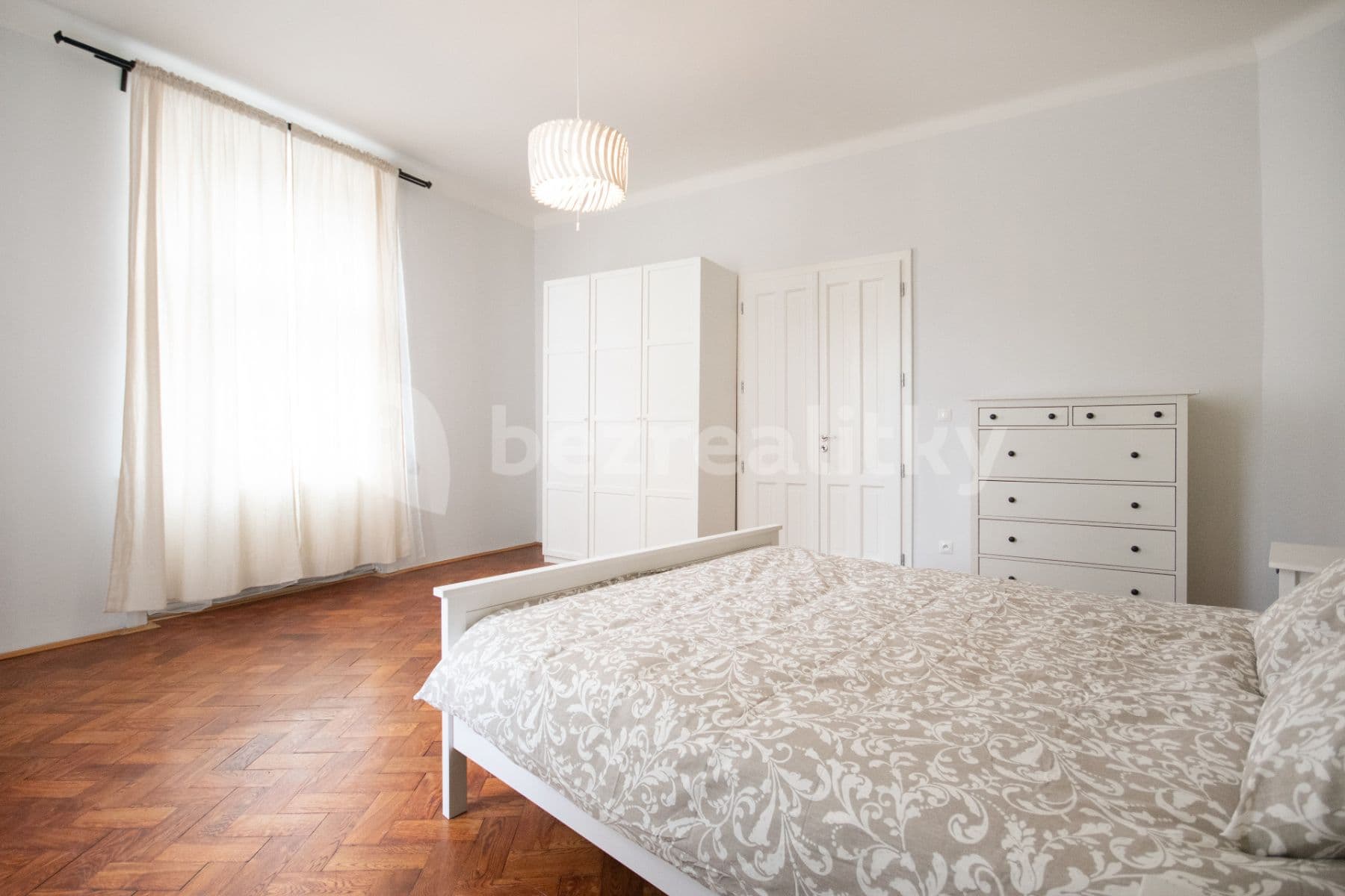 1 bedroom with open-plan kitchen flat to rent, 64 m², Kubelíkova, Prague, Prague