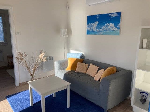 flat to rent, 48 m², V Cestách, Šestajovice, Středočeský Region