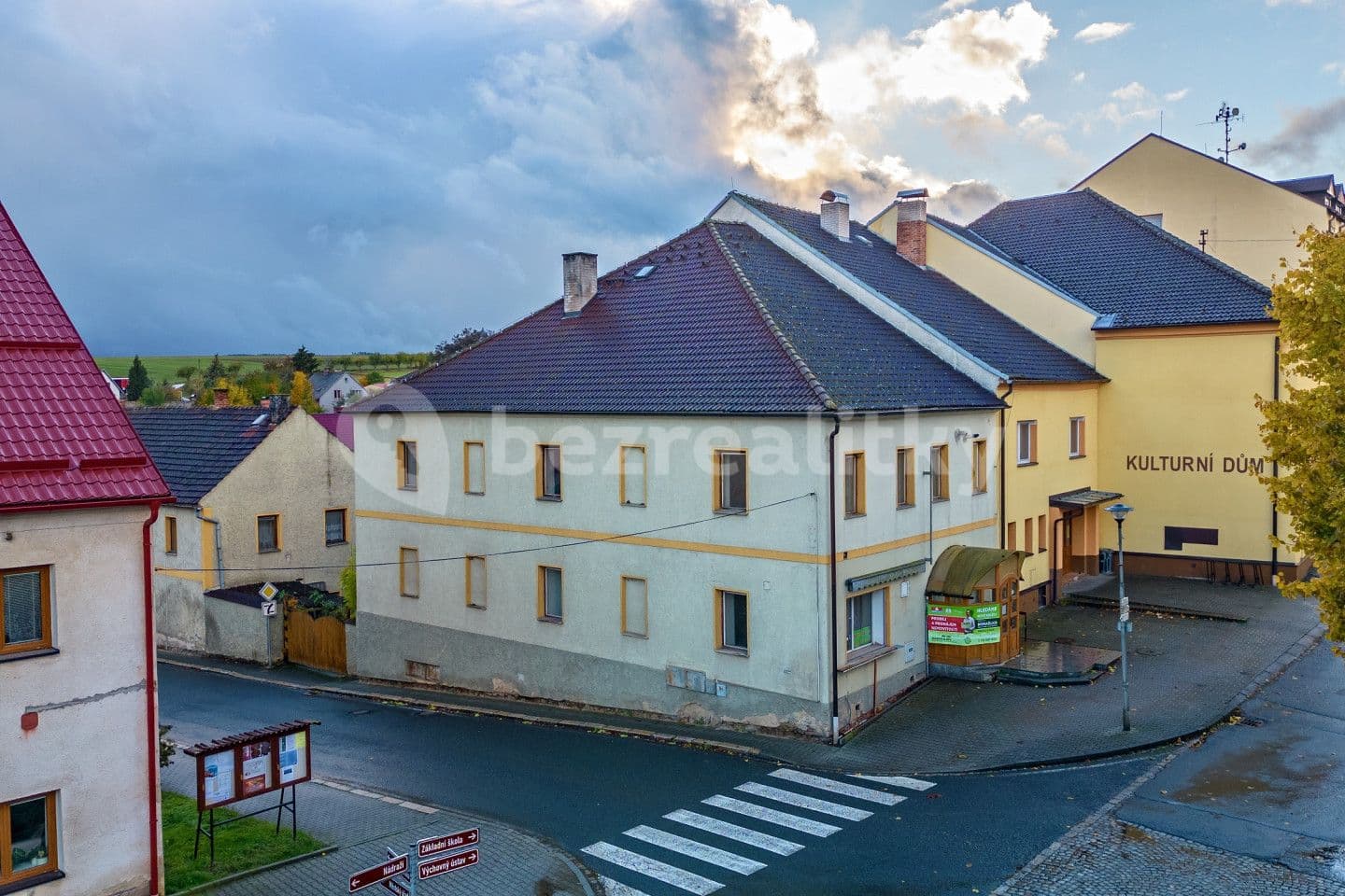 house for sale, 134 m², Chodské náměstí, Hostouň, Plzeňský Region