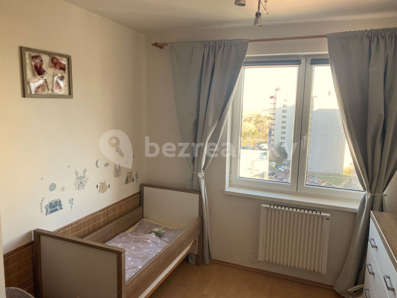 2 bedroom with open-plan kitchen flat for sale, 74 m², Místecká, Prague, Prague