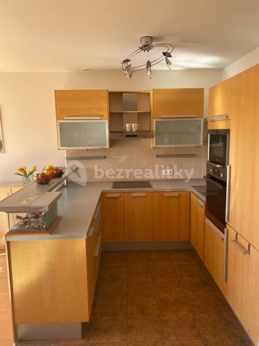 2 bedroom with open-plan kitchen flat for sale, 74 m², Místecká, Prague, Prague