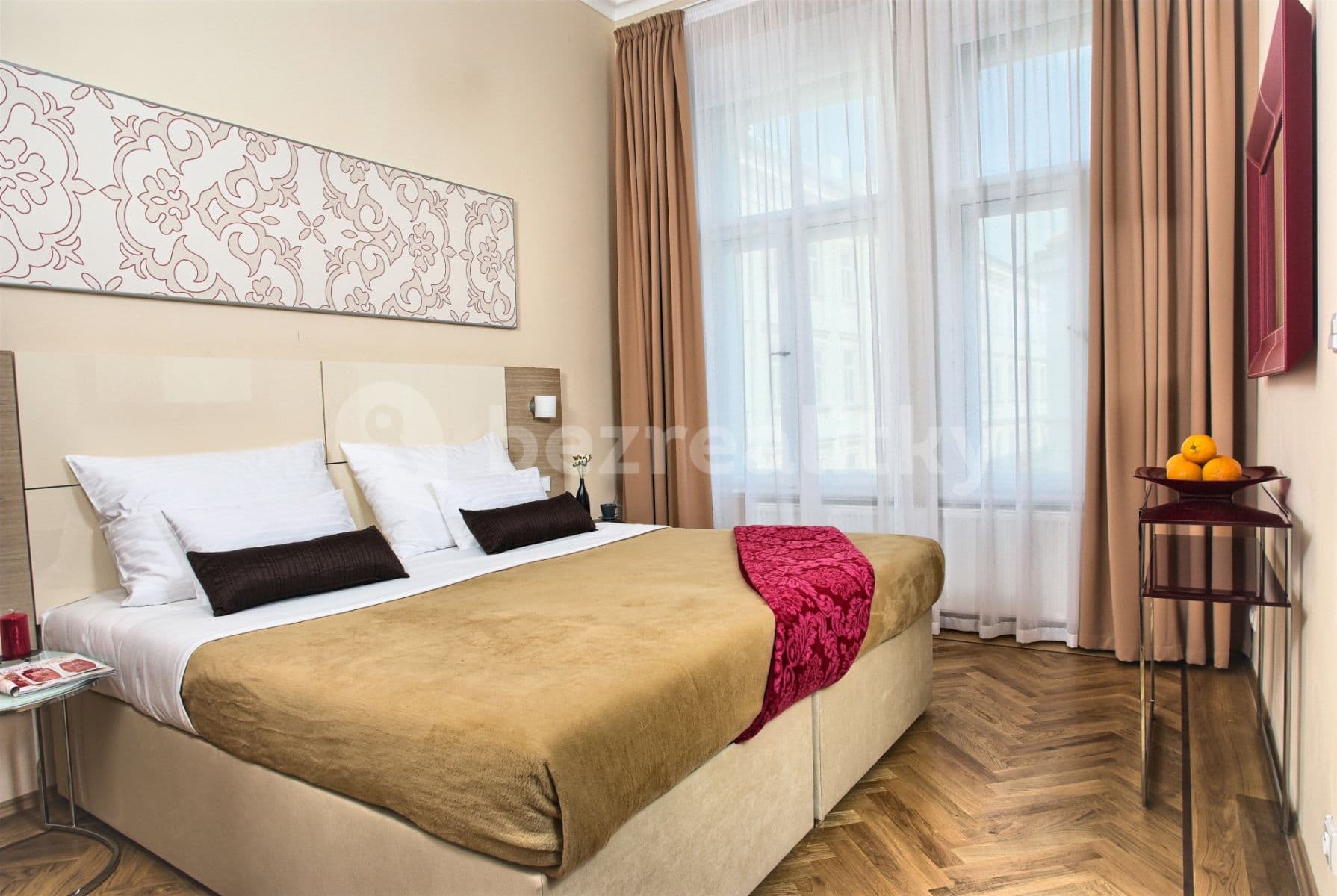 2 bedroom with open-plan kitchen flat to rent, 90 m², Karoliny Světlé, Prague, Prague