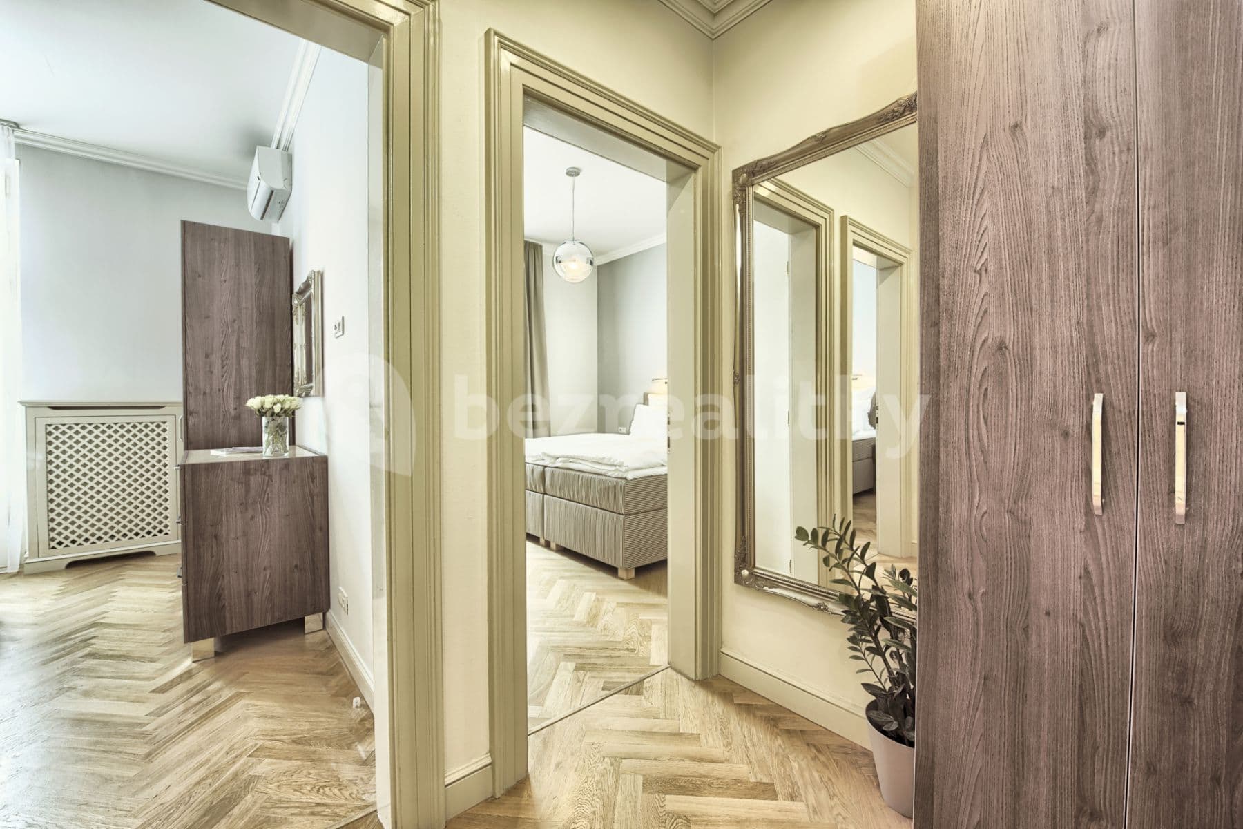 flat to rent, 100 m², U Milosrdných, Prague, Prague