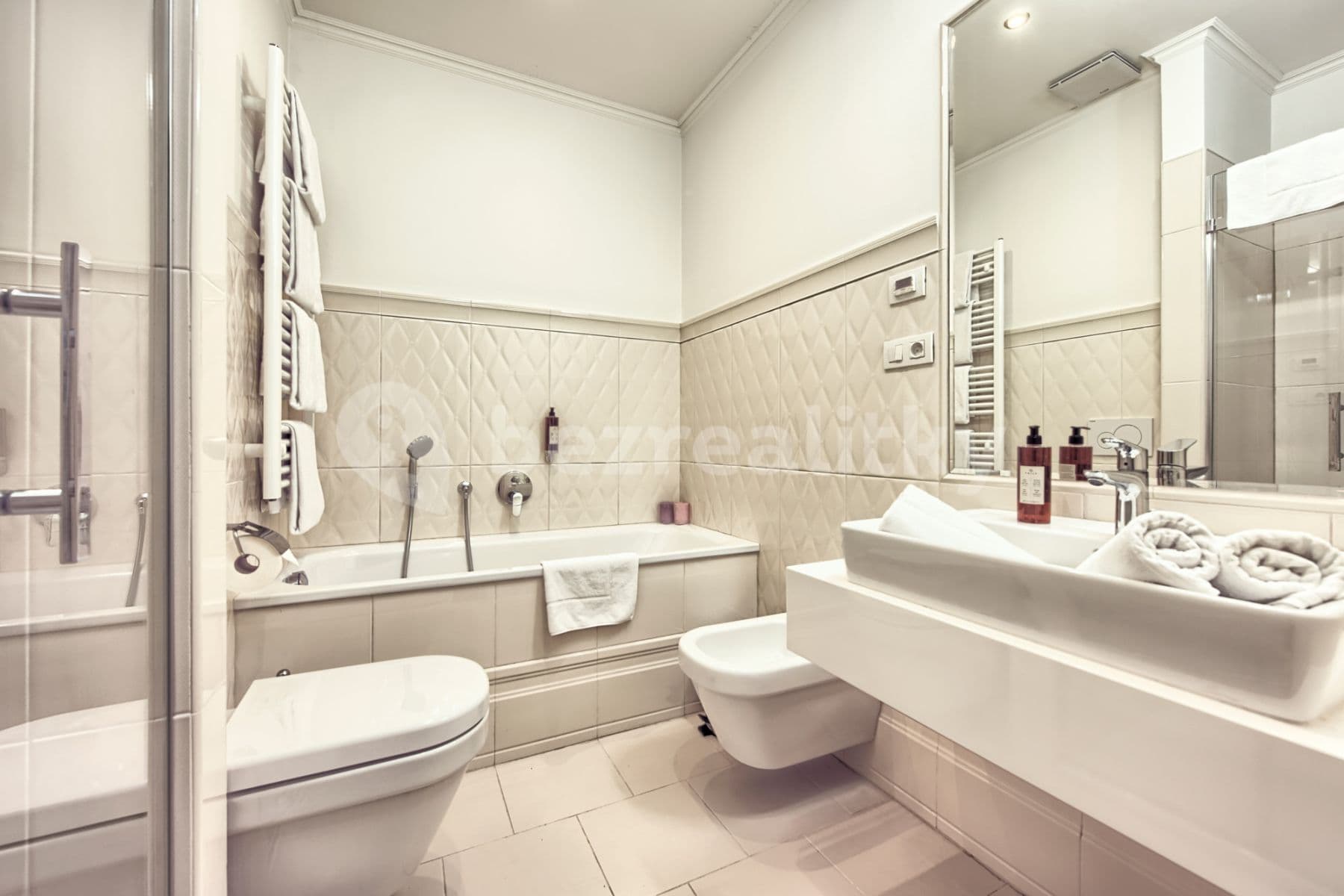 flat to rent, 100 m², U Milosrdných, Prague, Prague