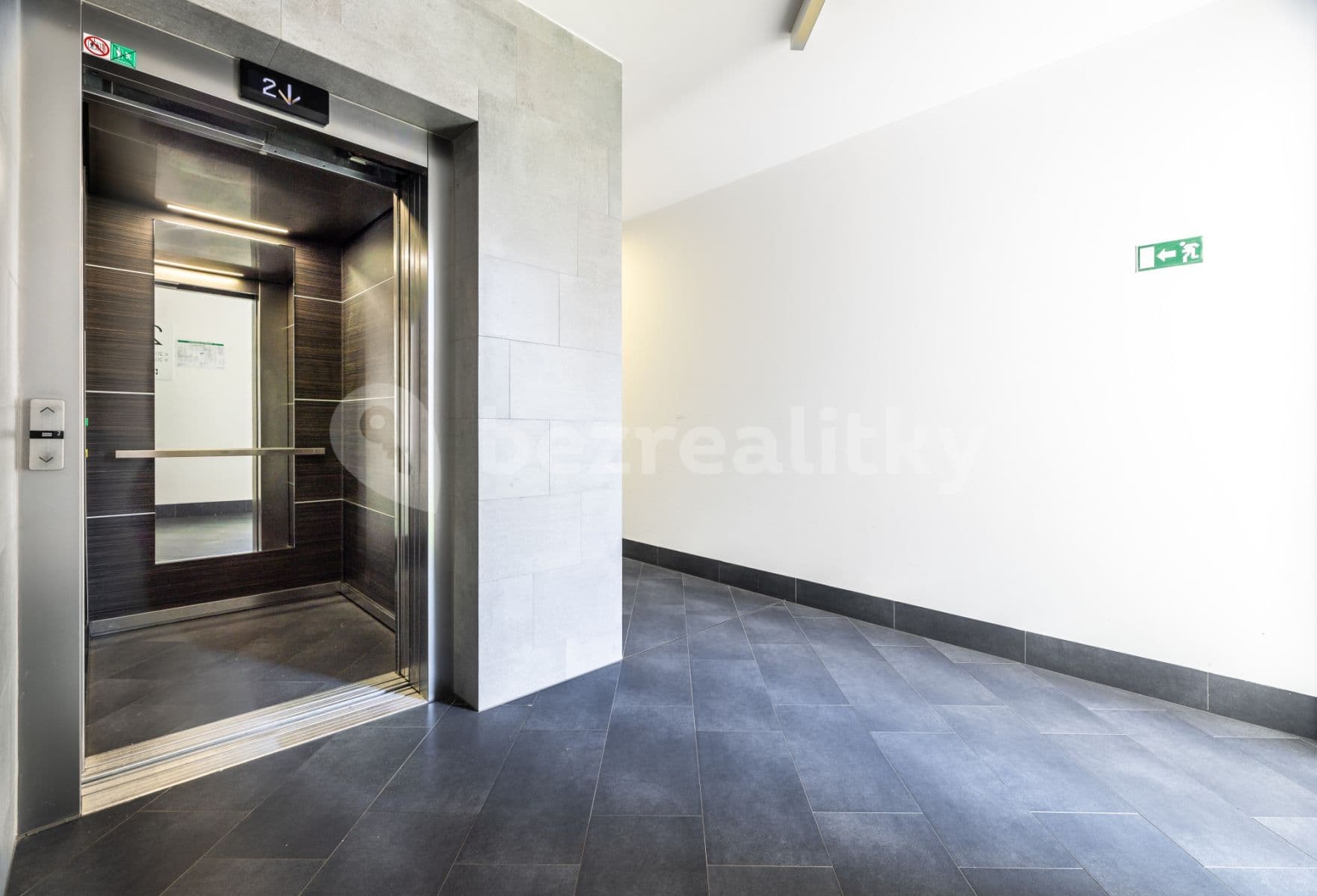 flat to rent, 40 m², U Michelského mlýna, Prague, Prague