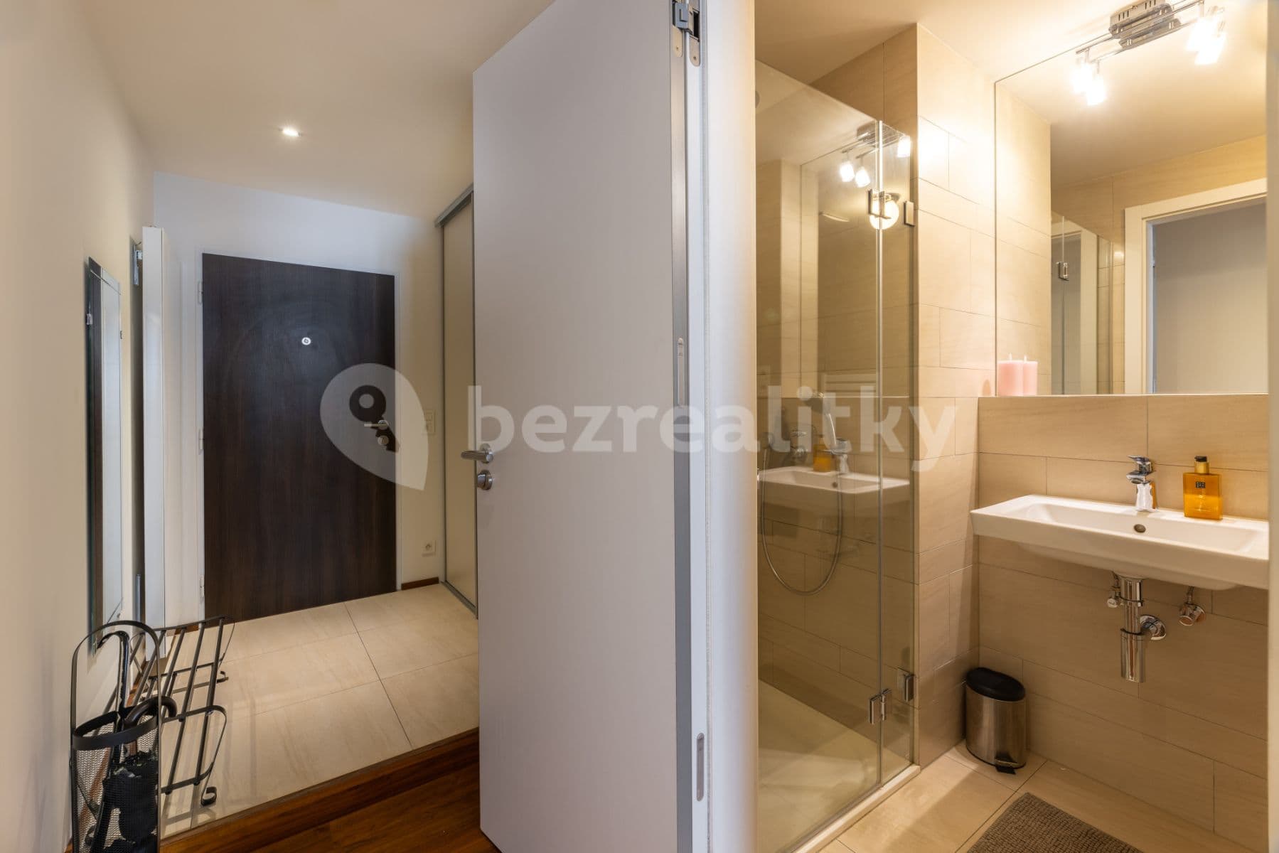 flat to rent, 40 m², U Michelského mlýna, Prague, Prague