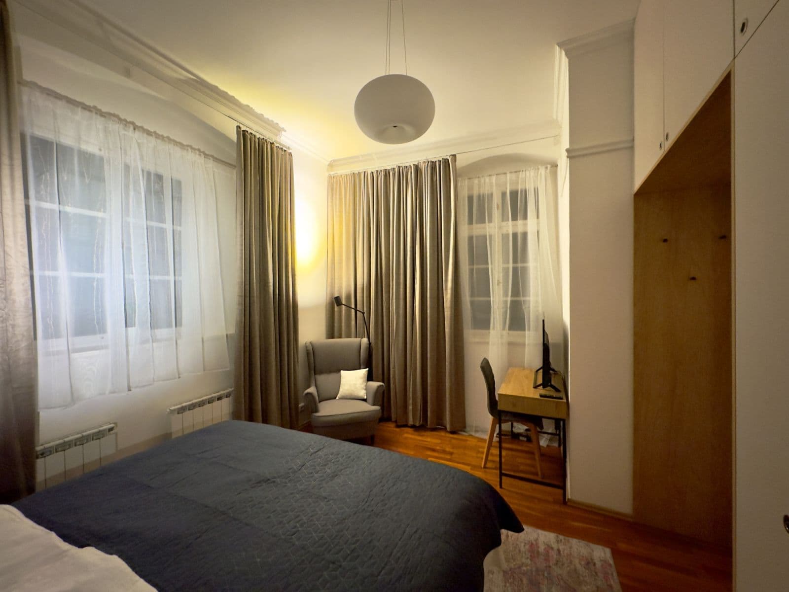 flat to rent, 40 m², Mostecká, Prague, Prague