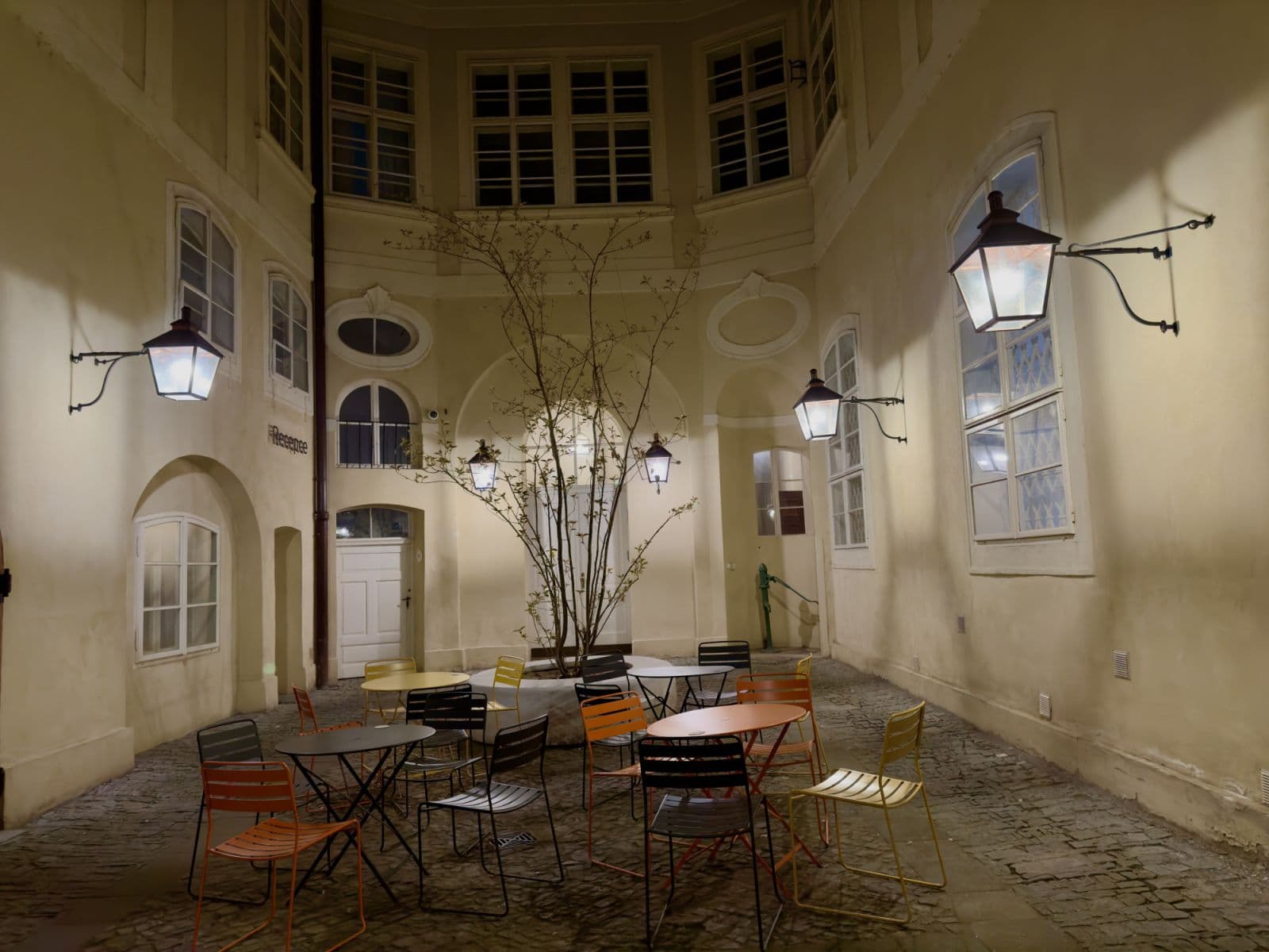 flat to rent, 40 m², Mostecká, Prague, Prague