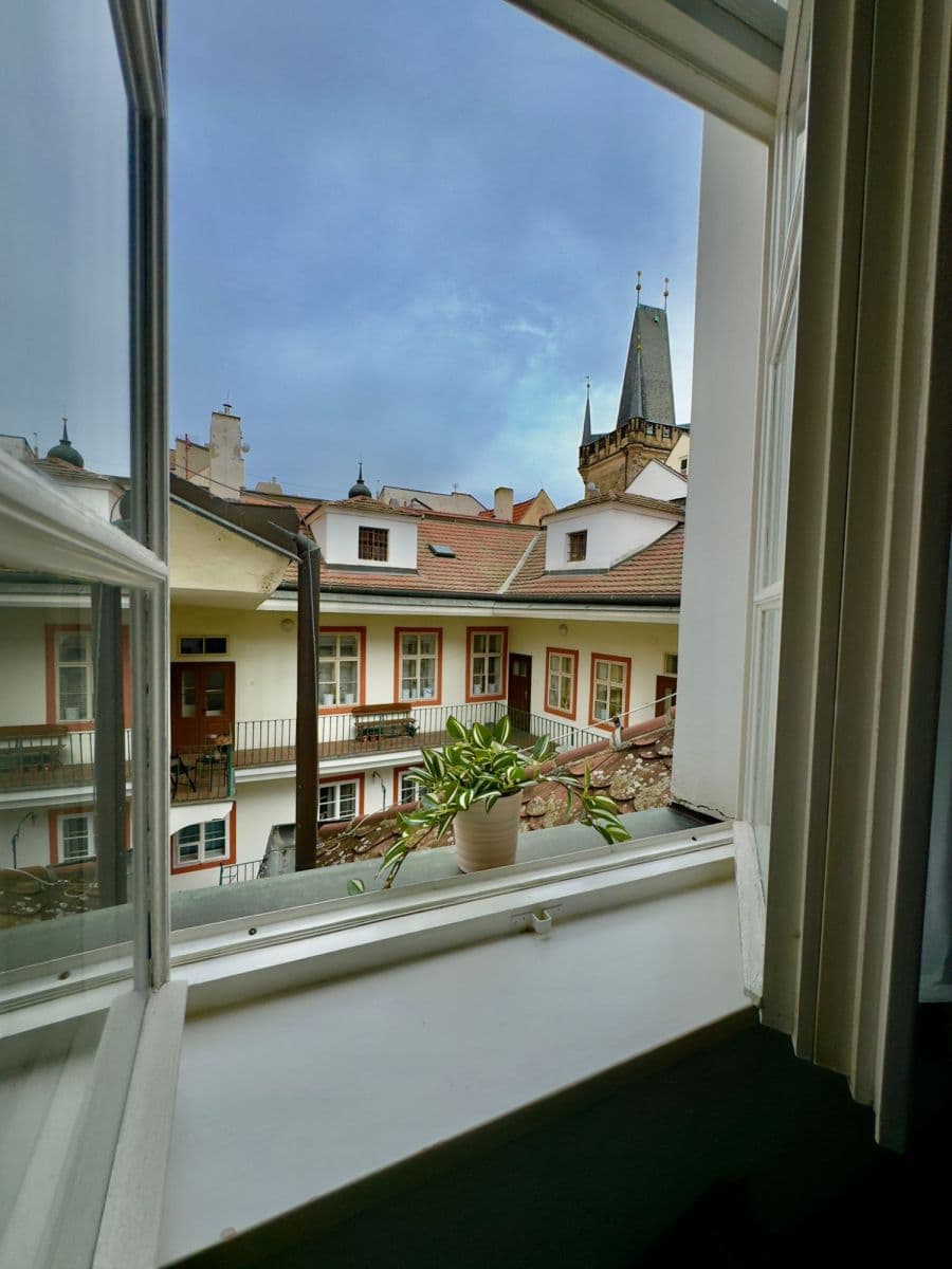 flat to rent, 40 m², Mostecká, Prague, Prague