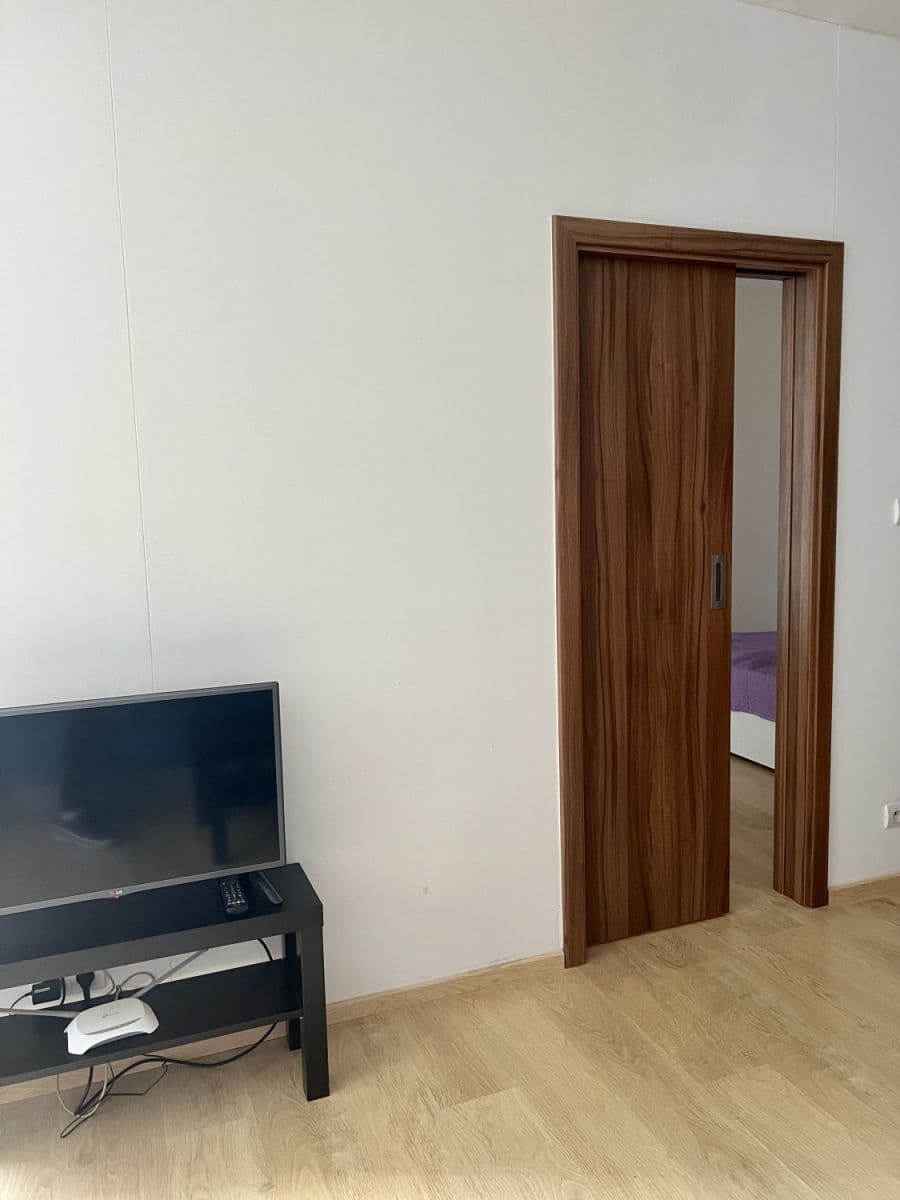 flat to rent, 60 m², Zakšínská, Prague, Prague