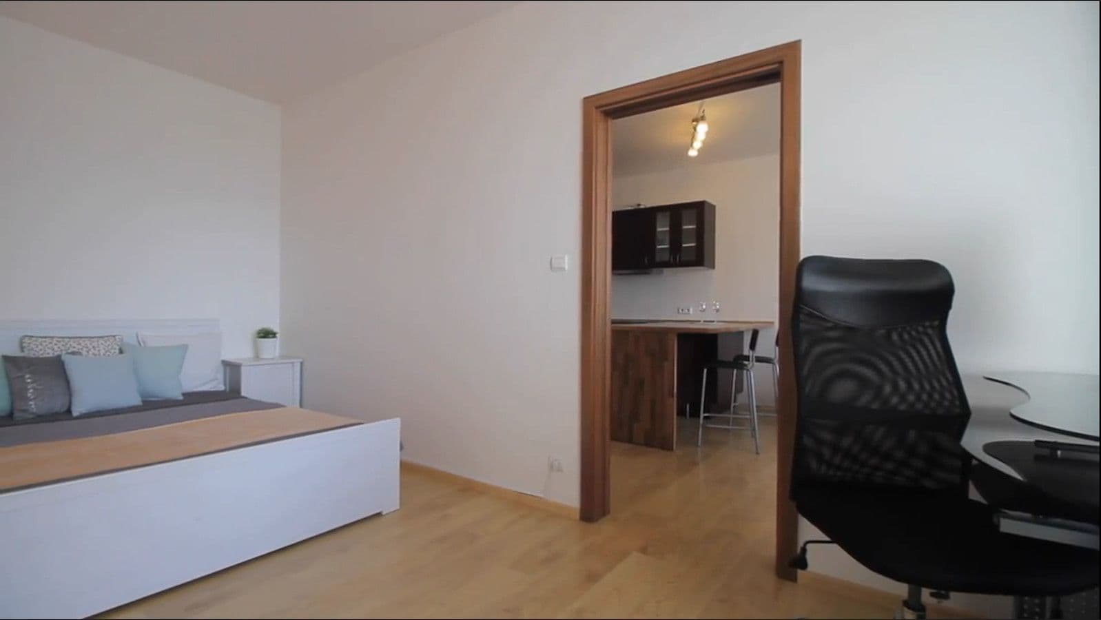 flat to rent, 60 m², Zakšínská, Prague, Prague
