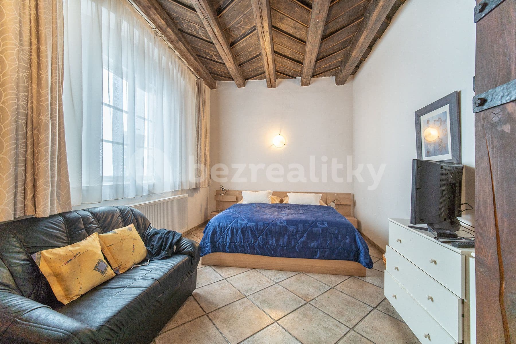 flat to rent, 35 m², Mostecká, Prague, Prague