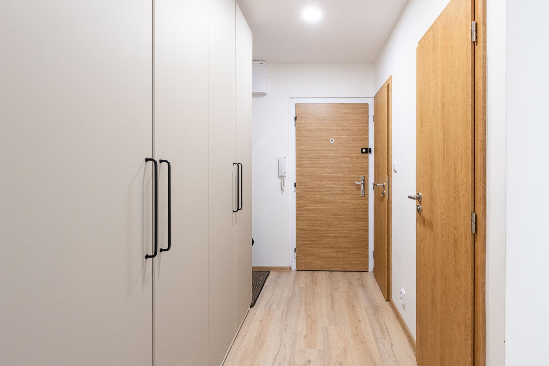 flat to rent, 45 m², Tusarova, Prague, Prague